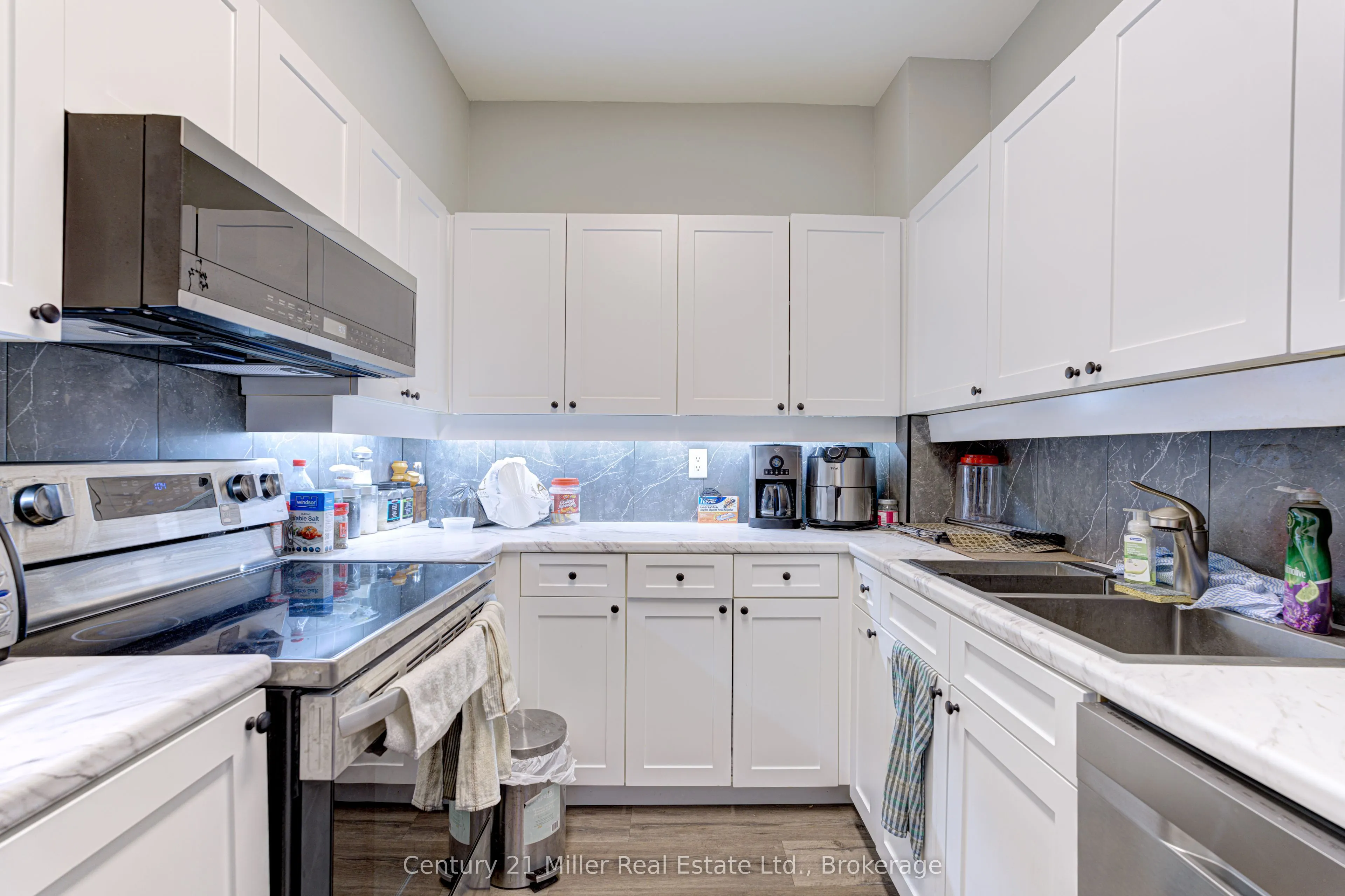 2511 Lakeshore Road W, #319