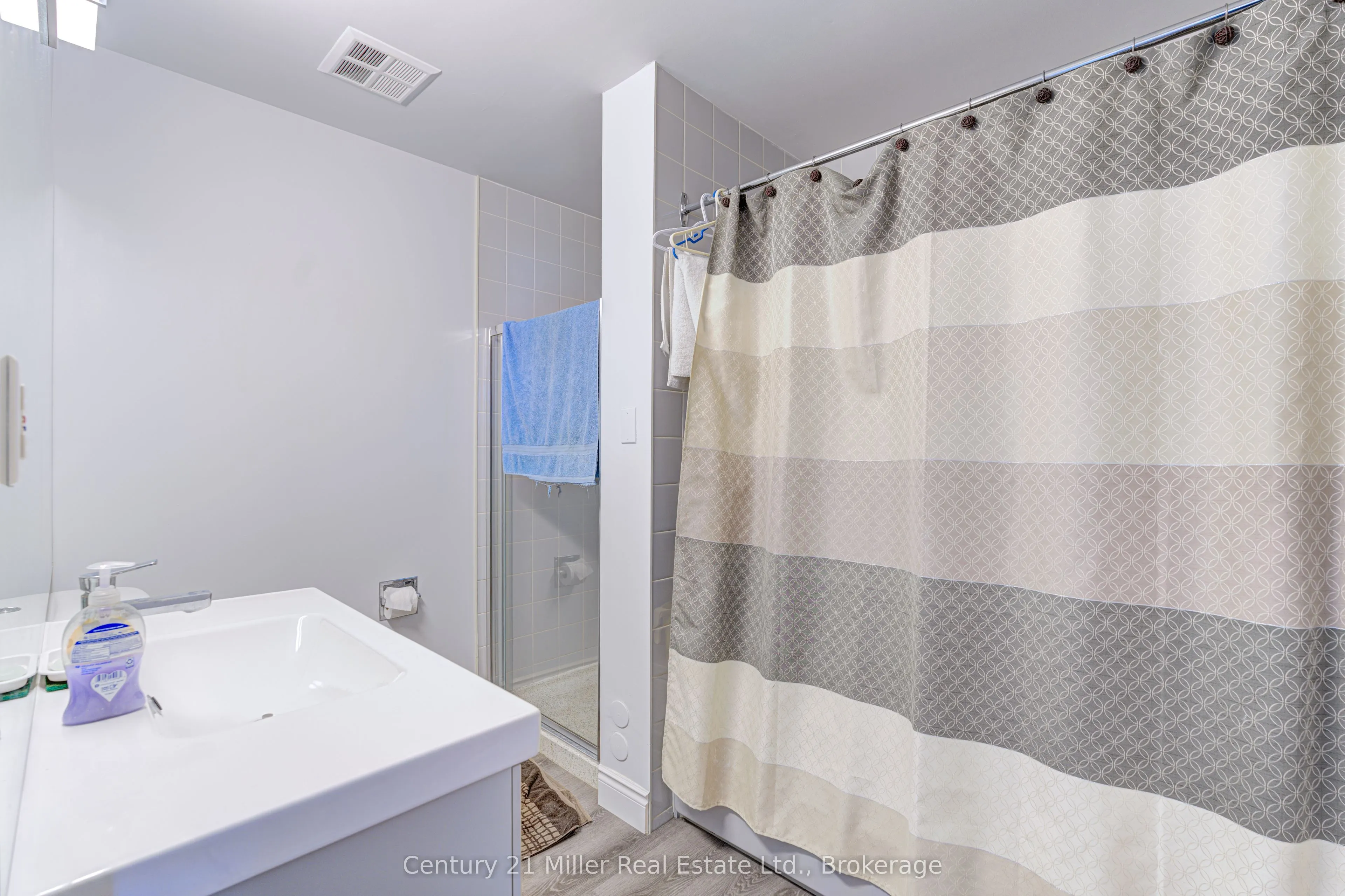 2511 Lakeshore Road W, #319
