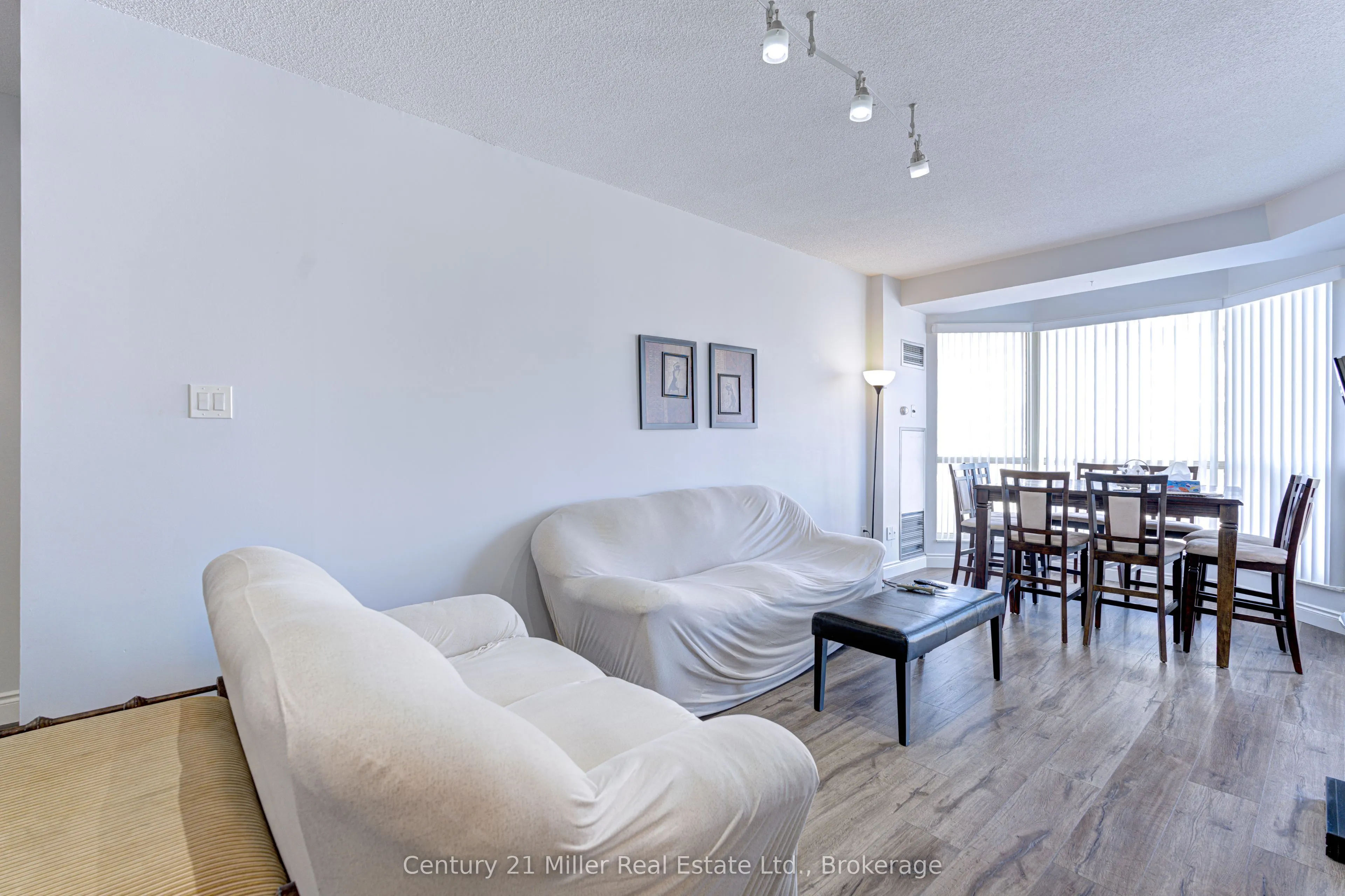 2511 Lakeshore Road W, #319