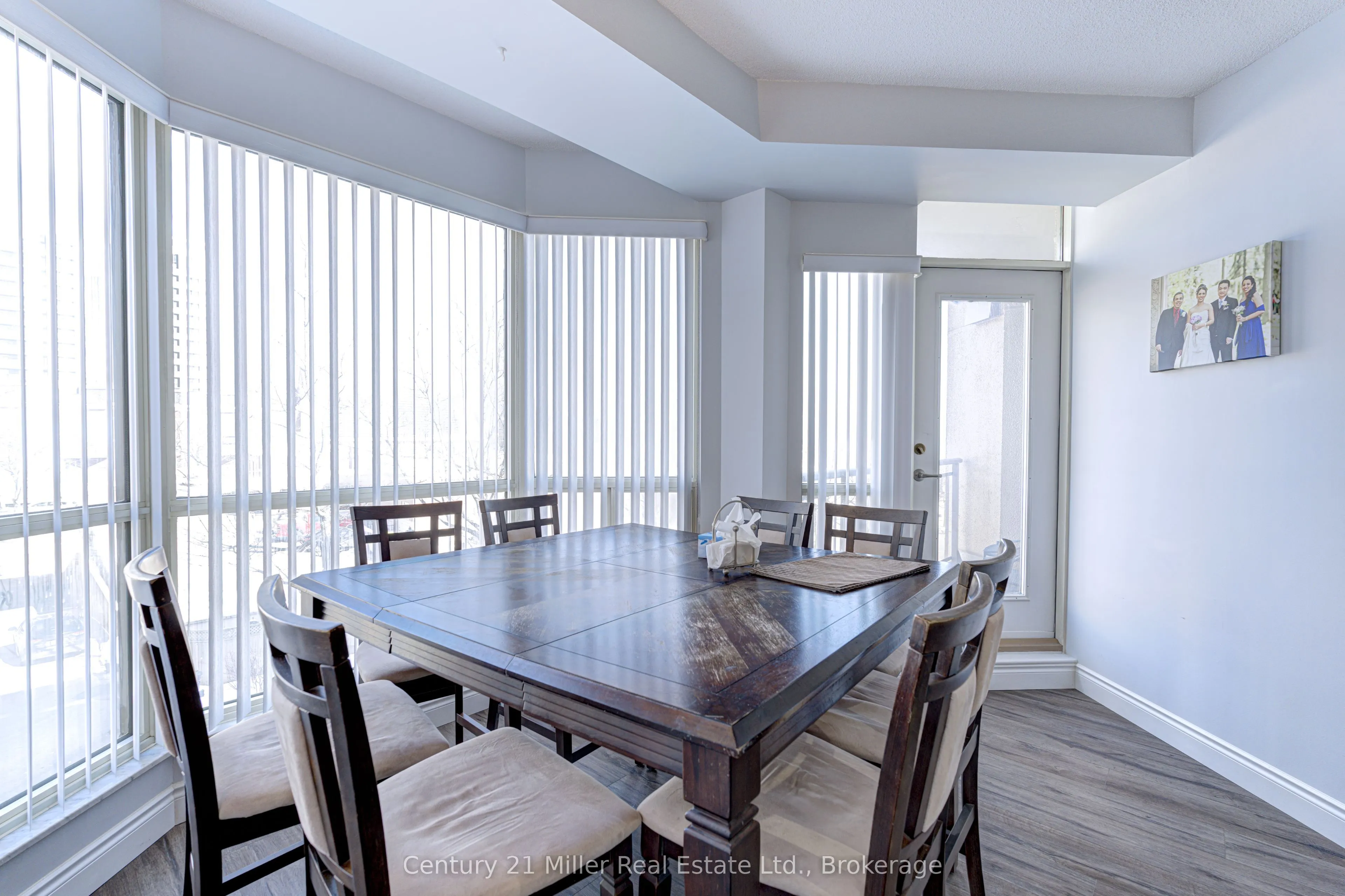 2511 Lakeshore Road W, #319