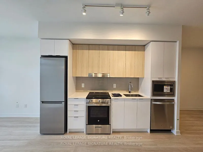 5105 Hurontario Street, #604