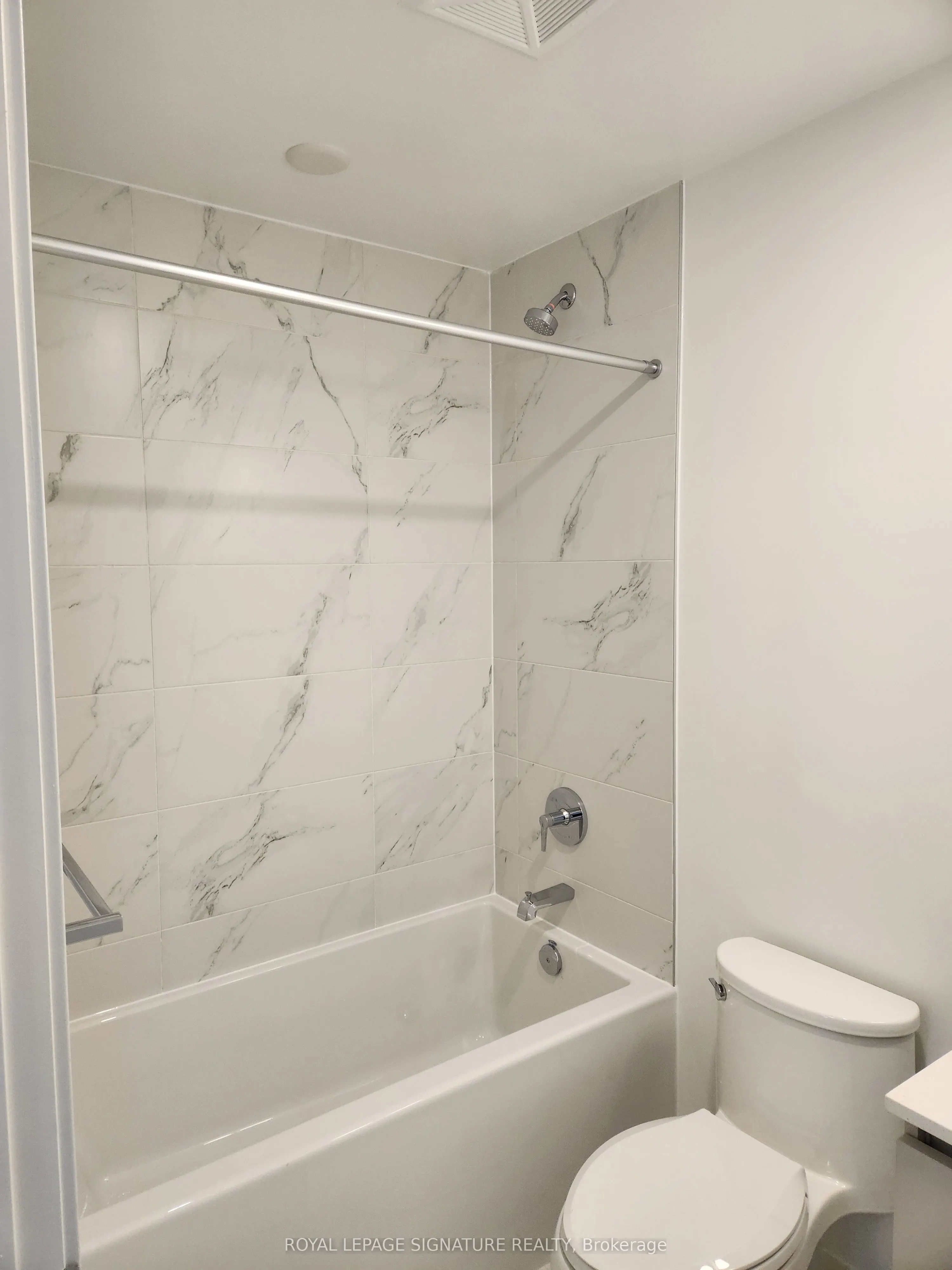 405 Dundas Street, #334