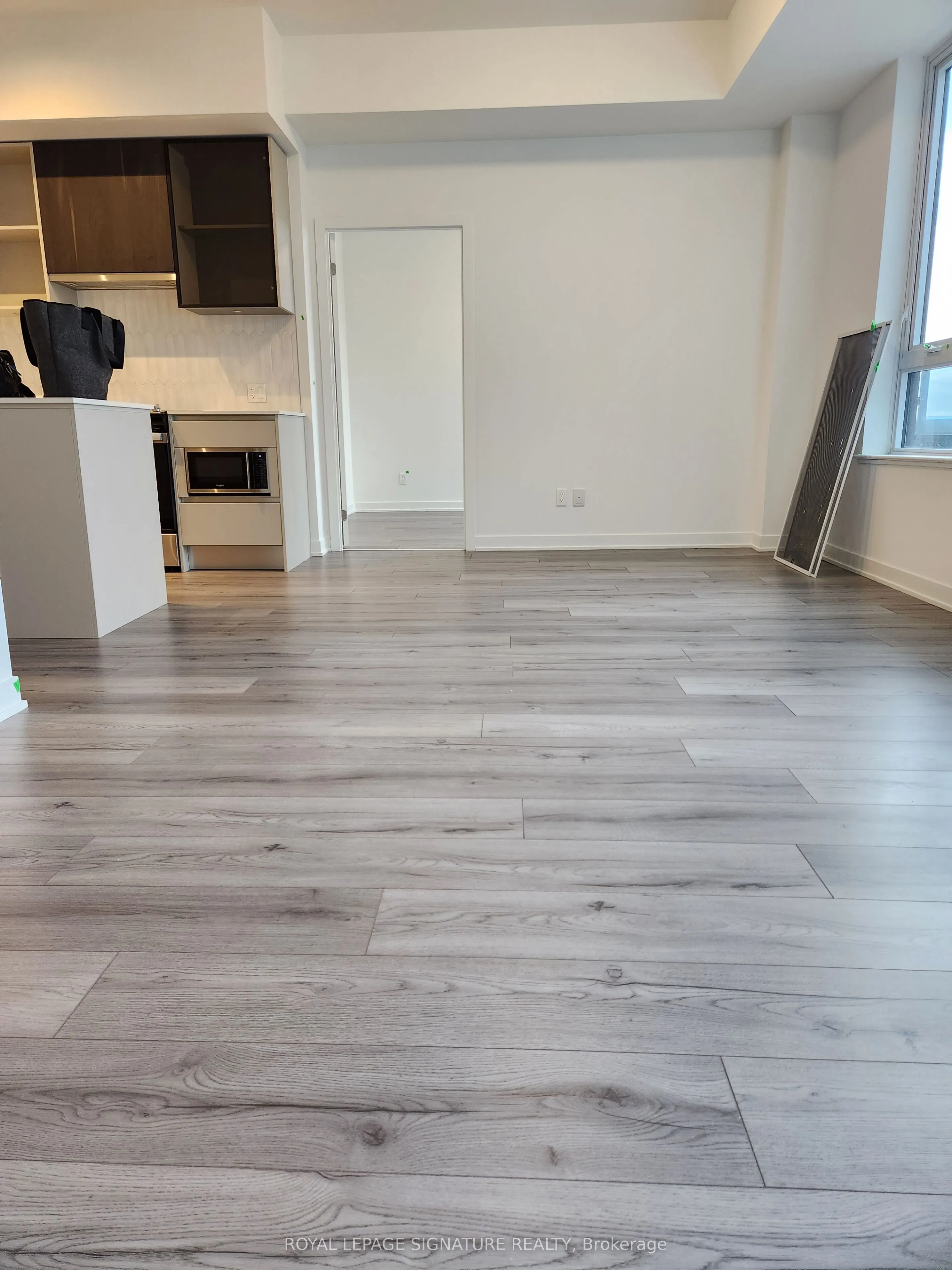 405 Dundas Street, #334
