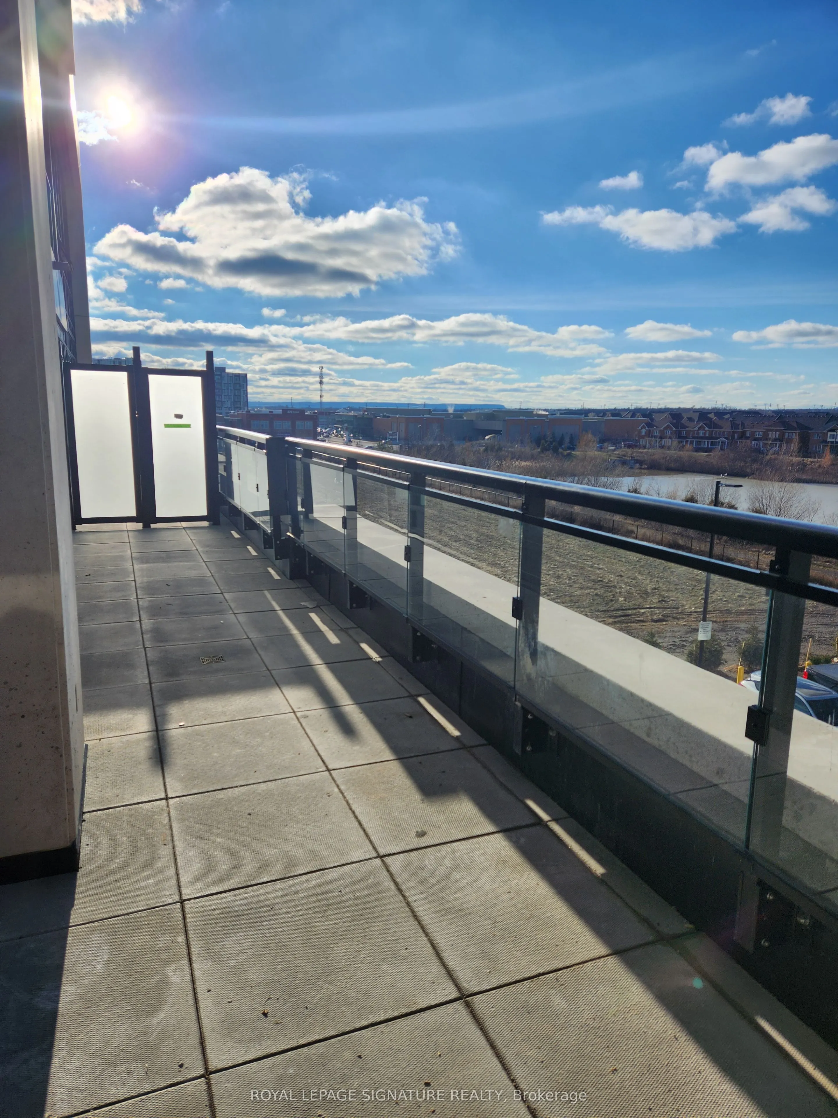 405 Dundas Street, #334