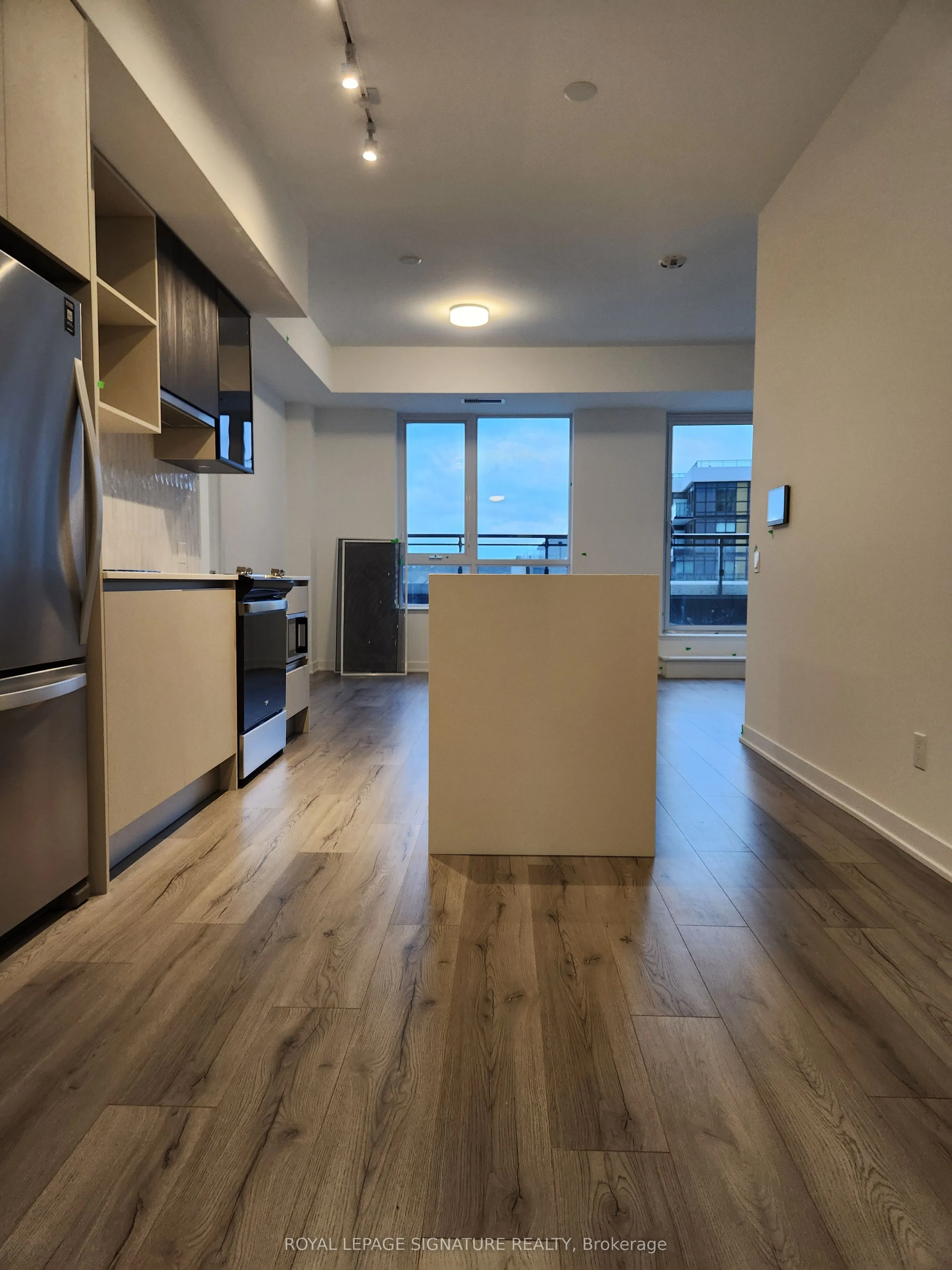 405 Dundas Street, #334