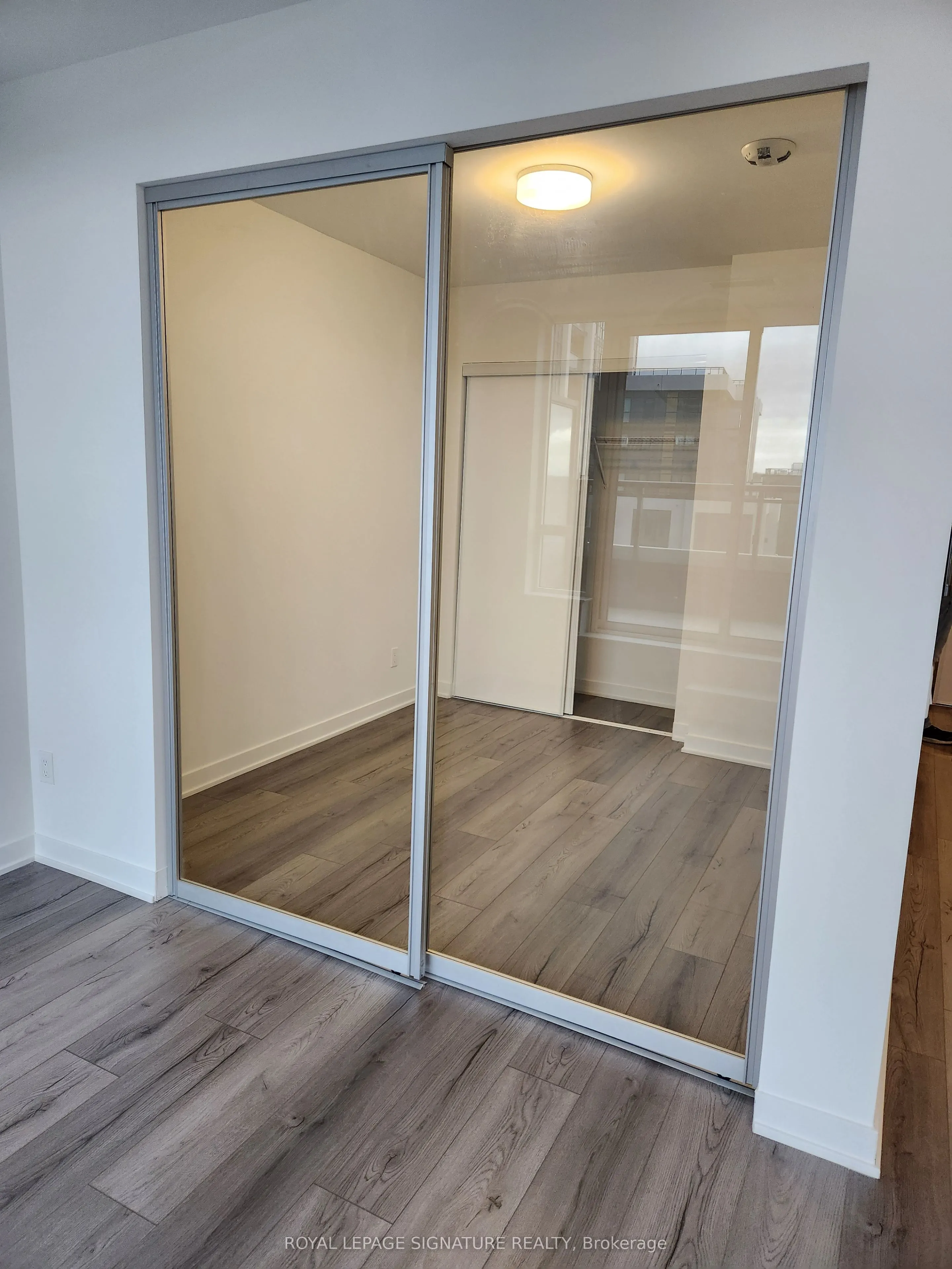405 Dundas Street, #334
