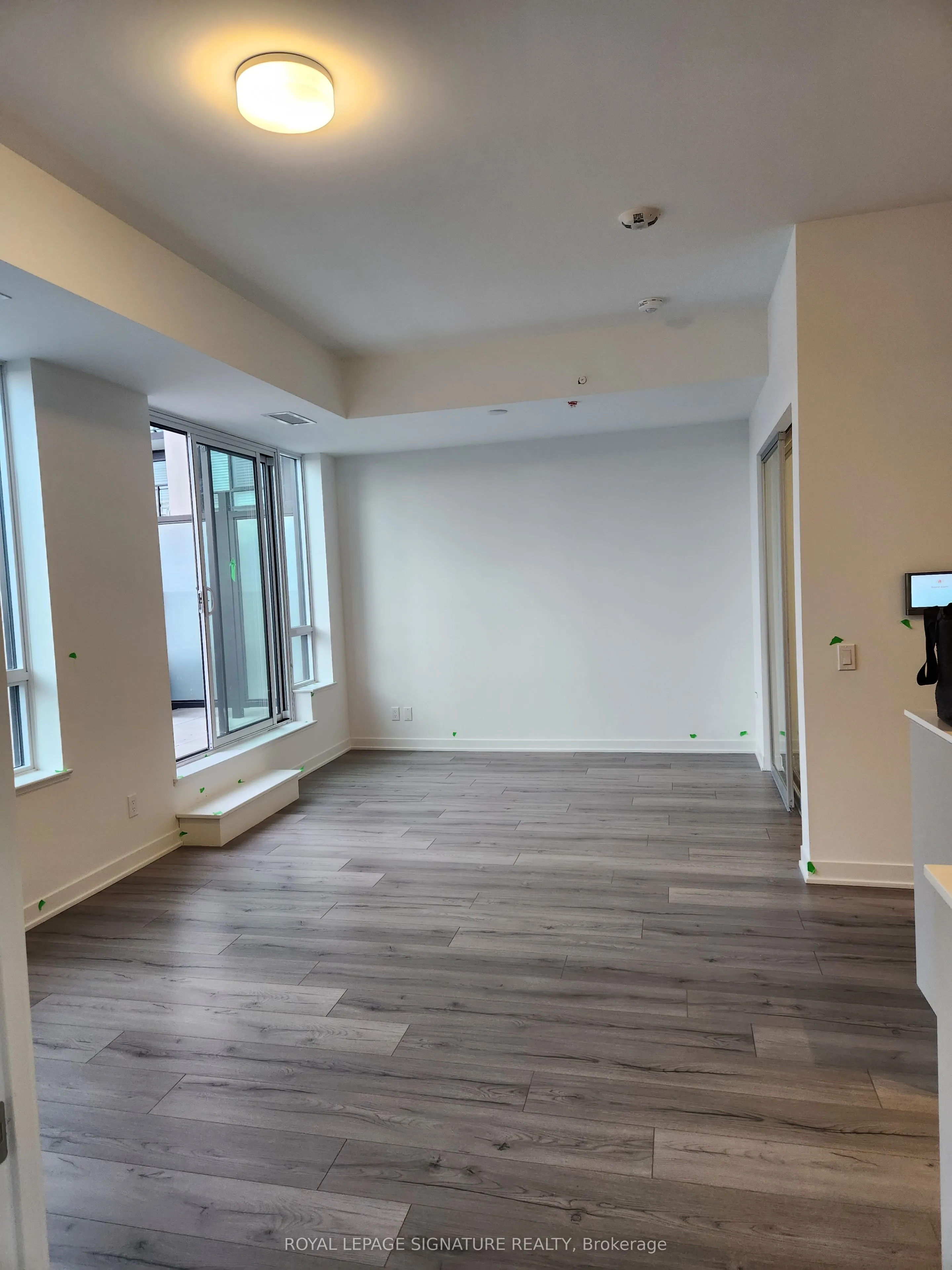 405 Dundas Street, #334