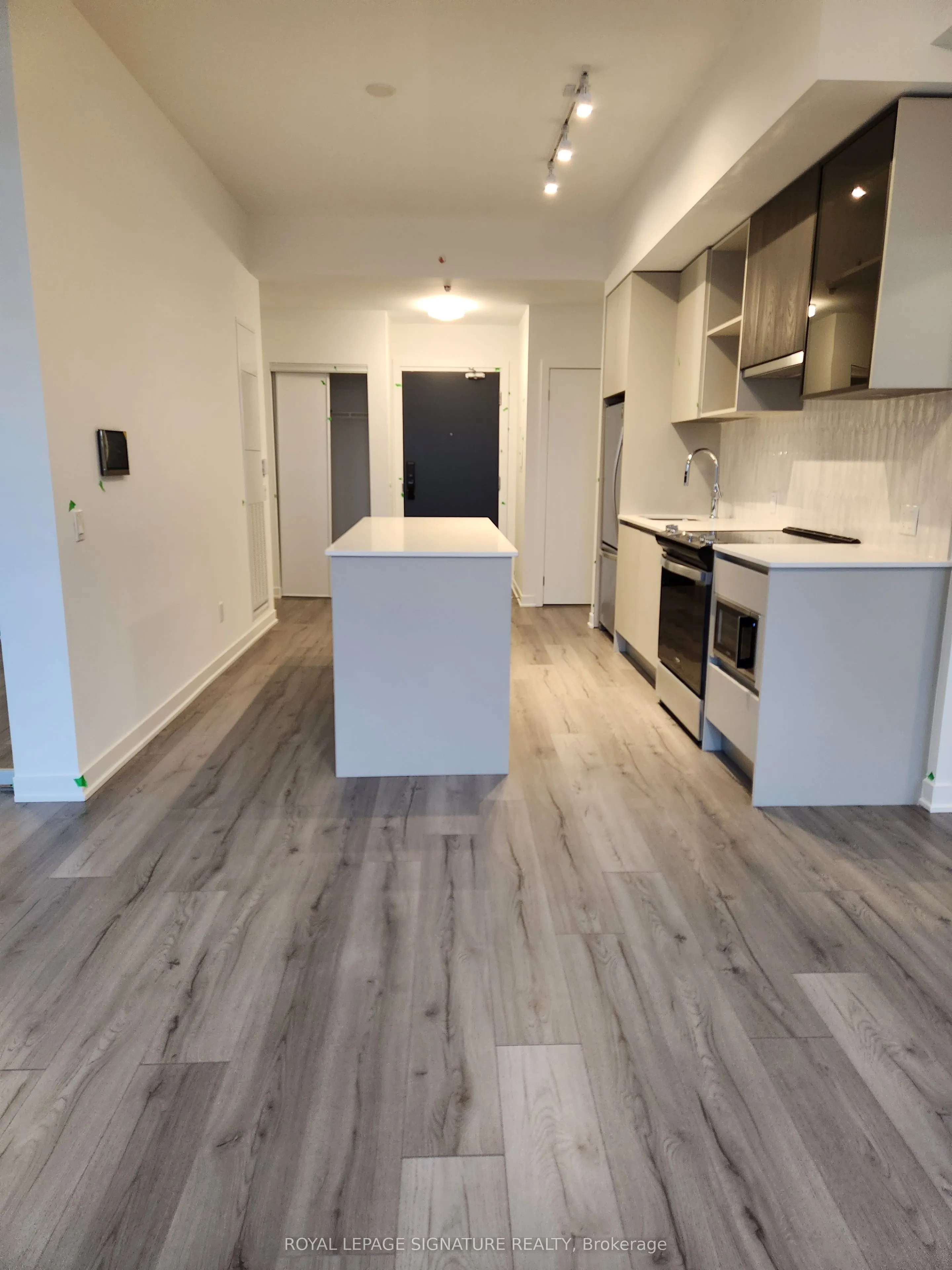 405 Dundas Street, #334