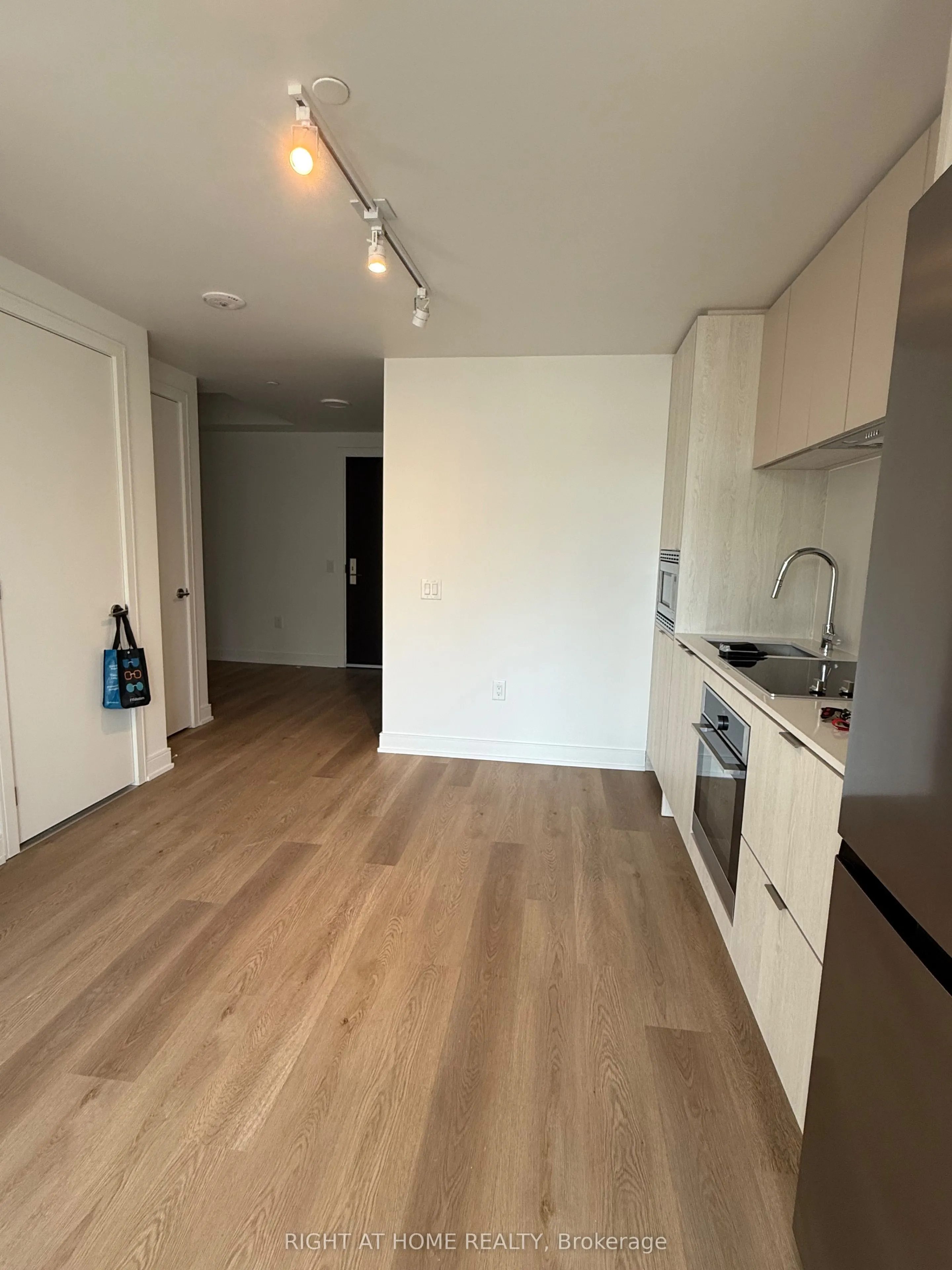 3009 Novar Road, #215