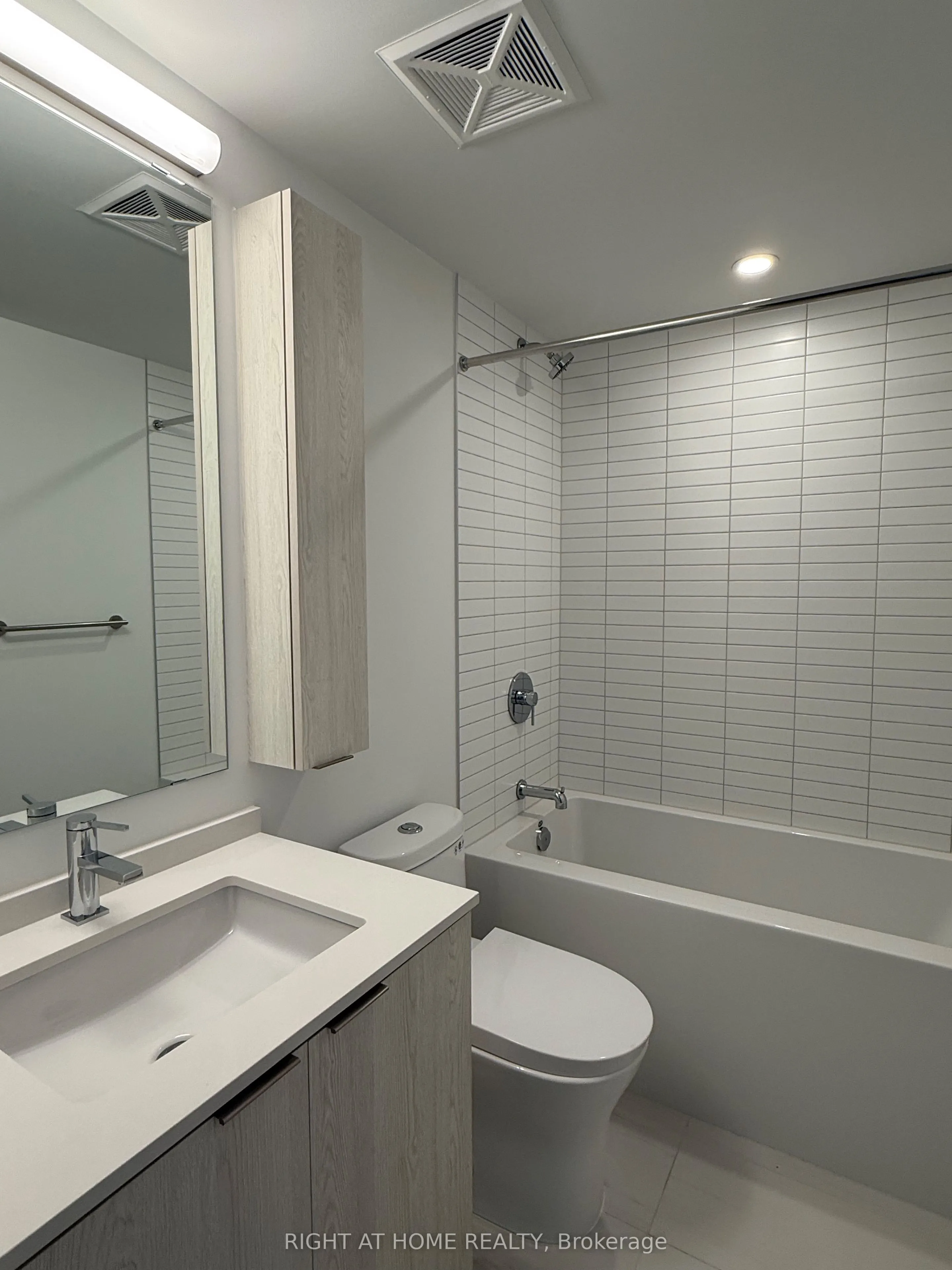 3009 Novar Road, #215