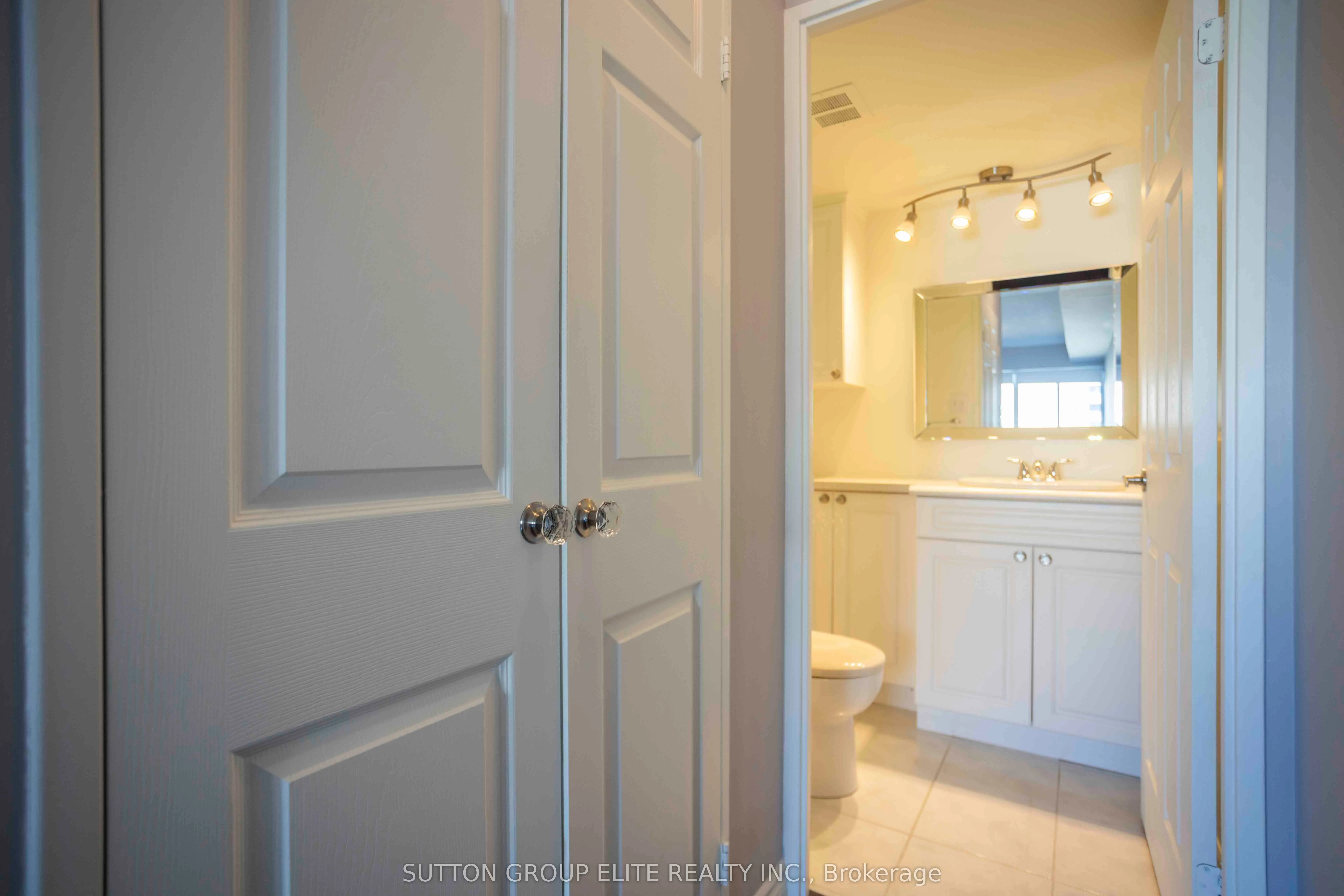 50 Elm Drive E, #1704