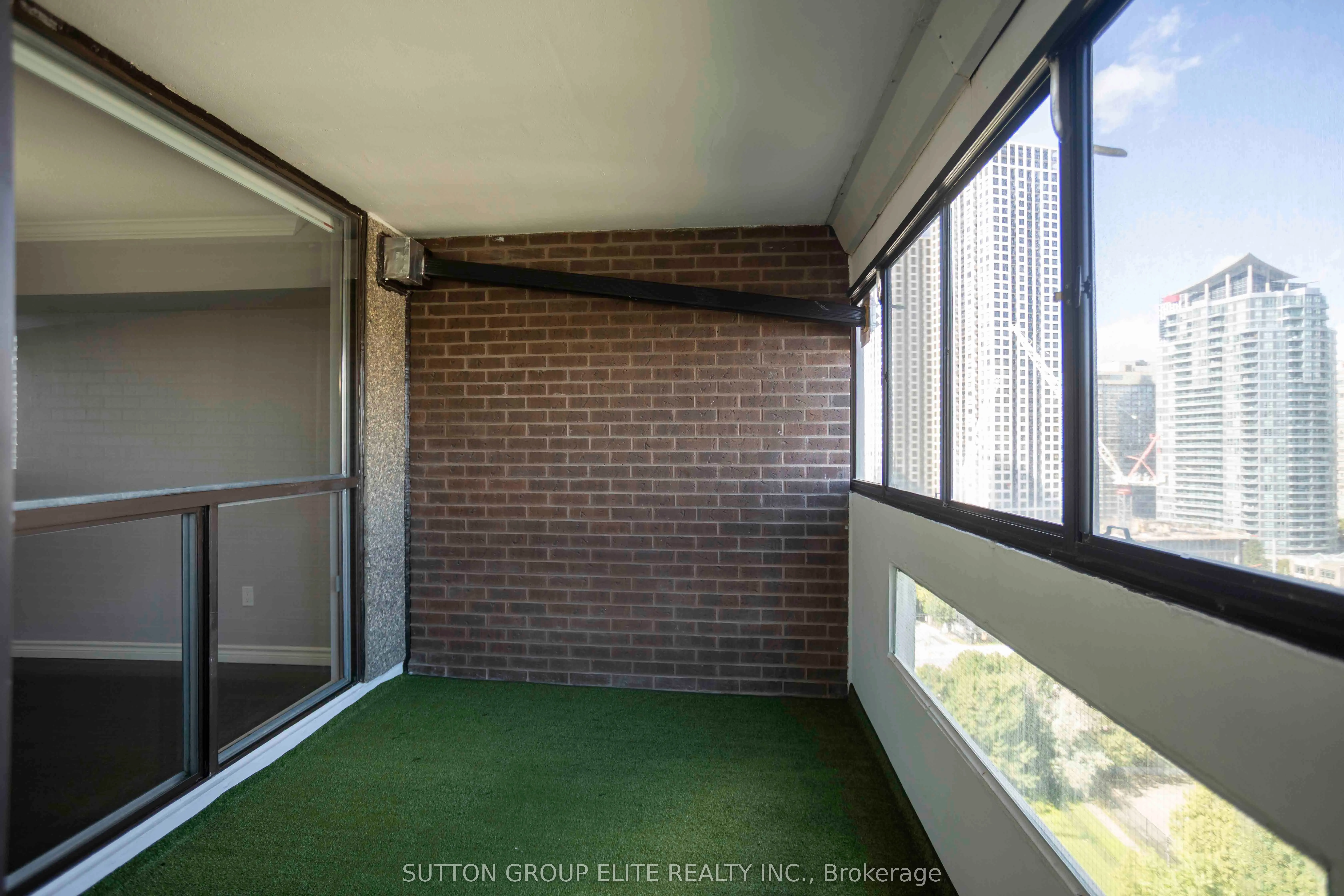 50 Elm Drive E, #1704