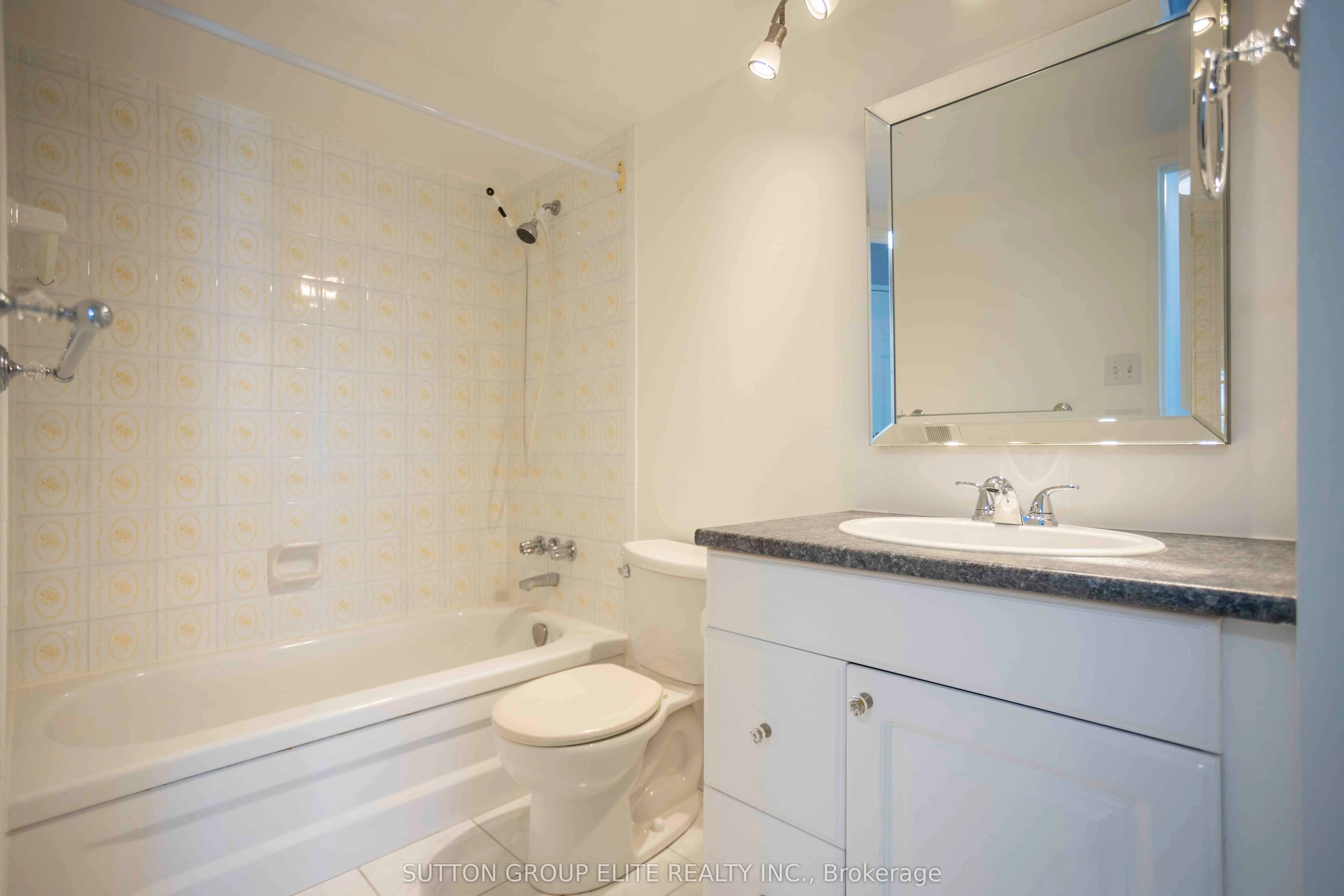 50 Elm Drive E, #1704
