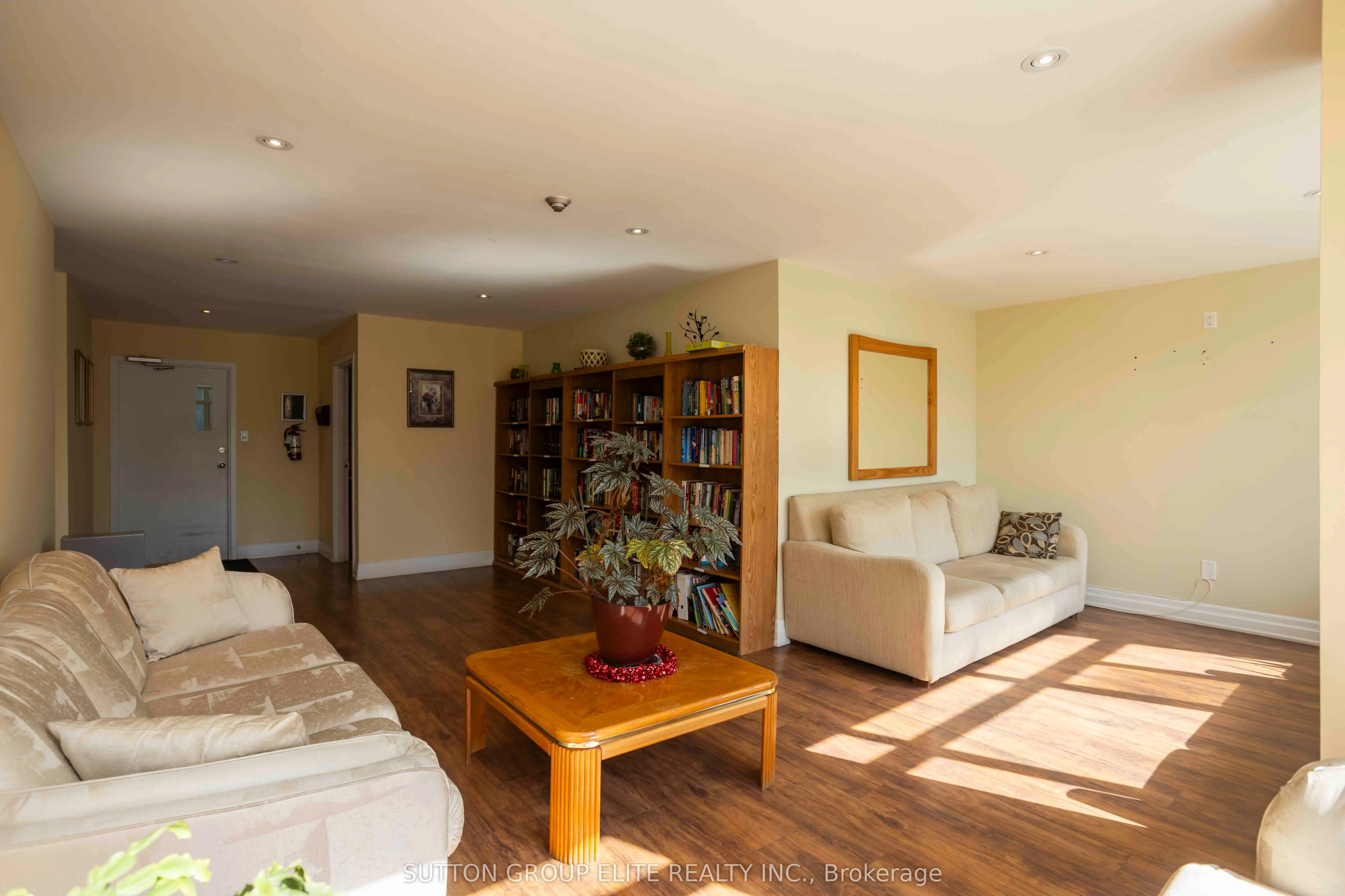 50 Elm Drive E, #1704