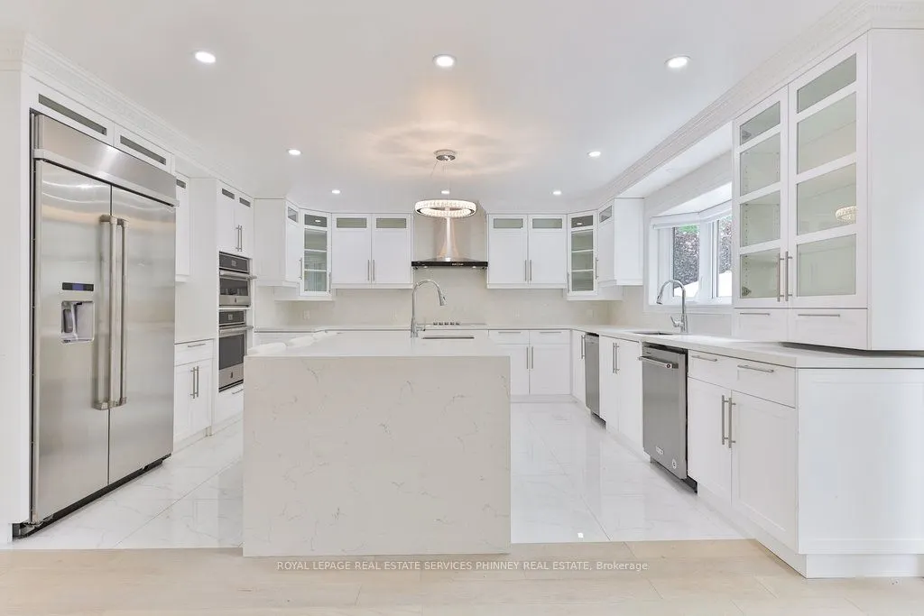 1003 Lakeshore Road W
