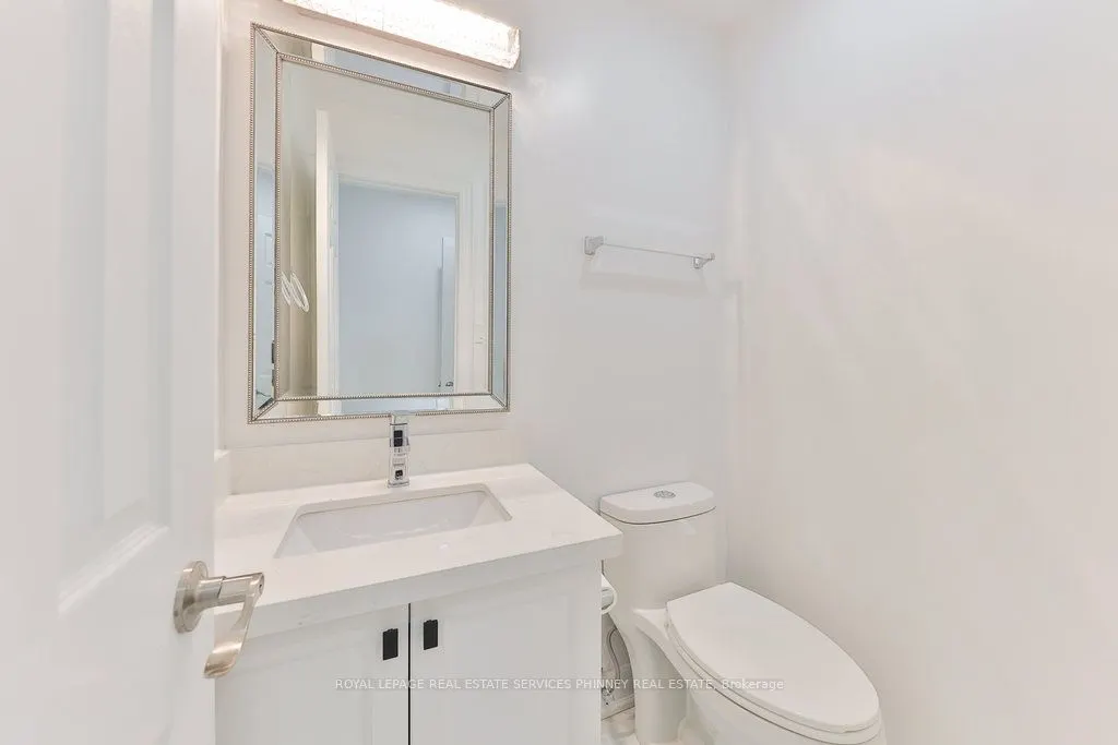 1003 Lakeshore Road W