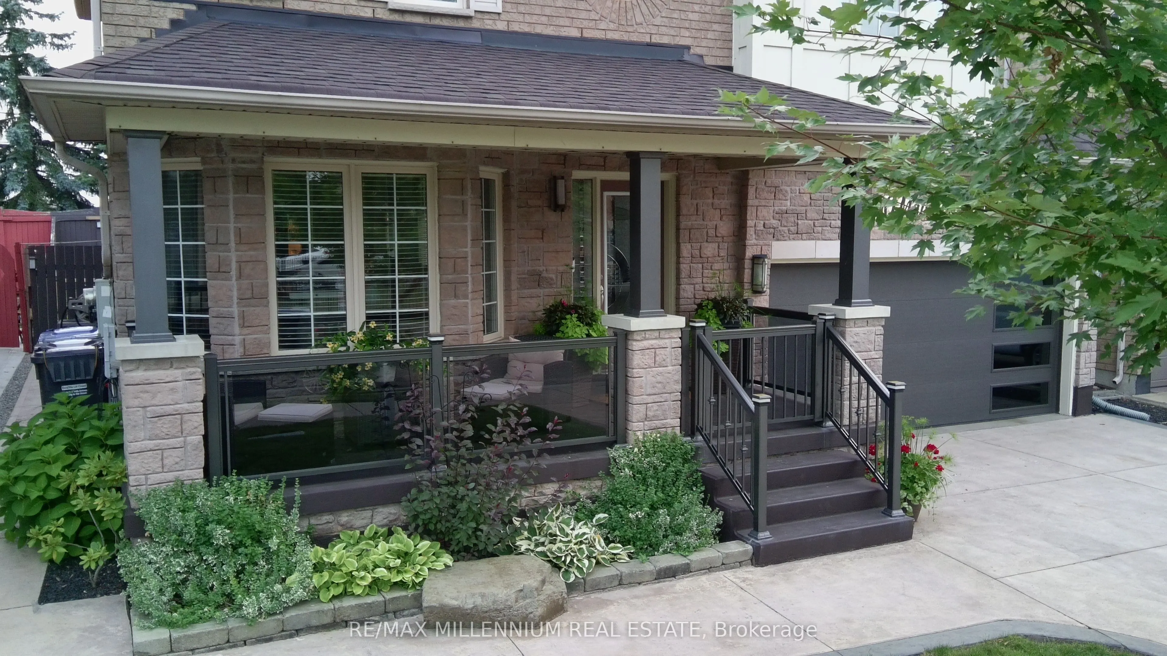 60 Mainard Crescent