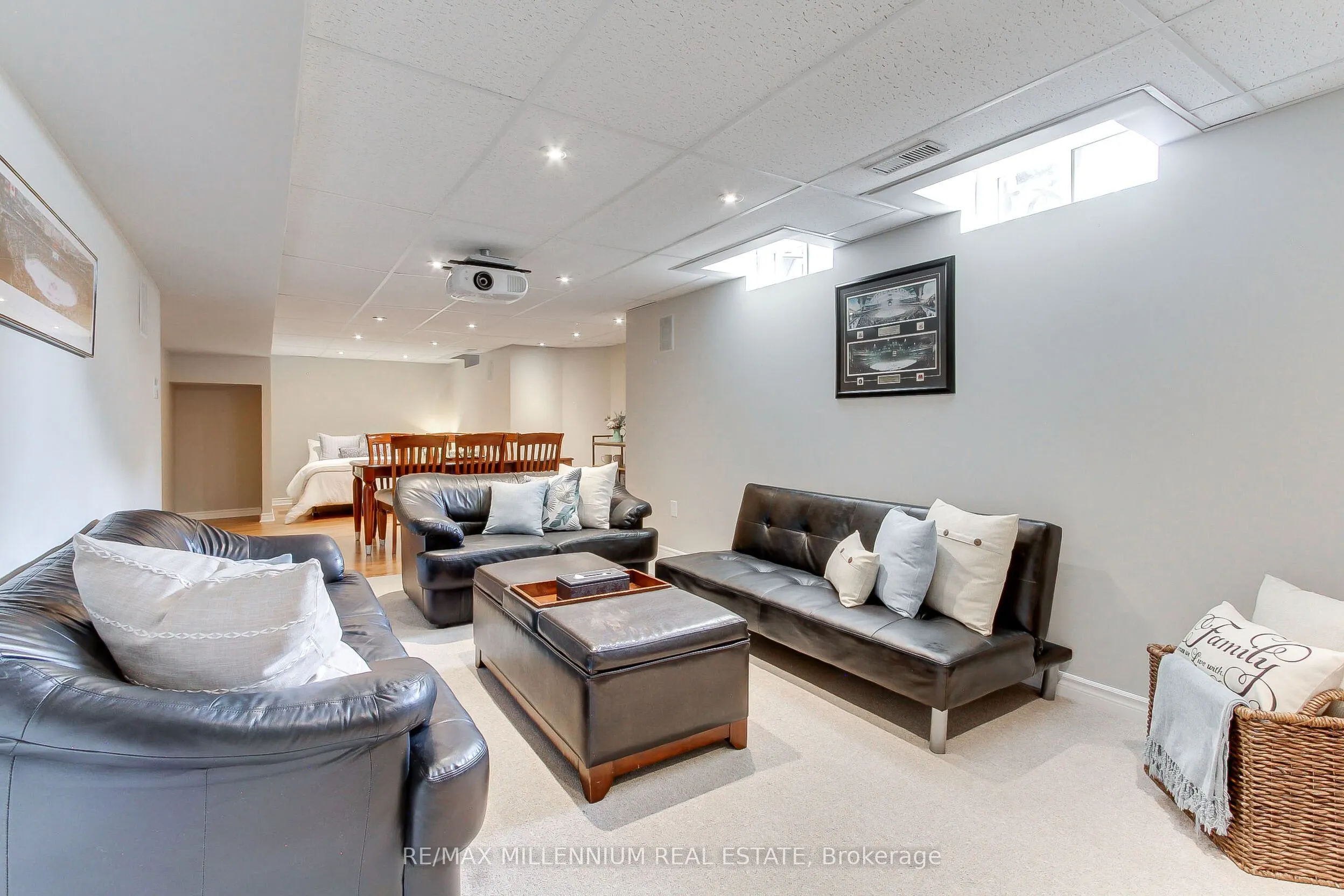 60 Mainard Crescent