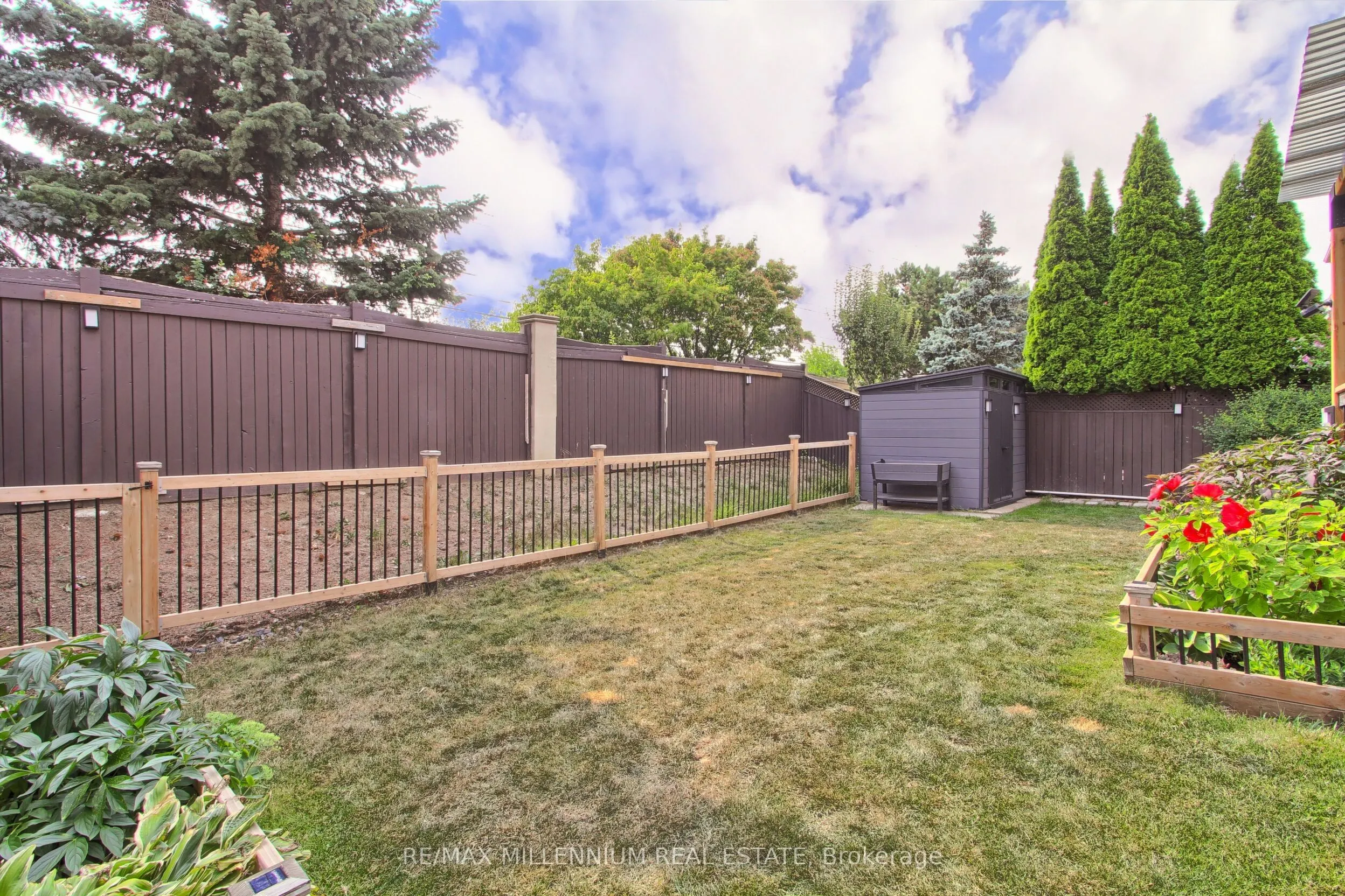60 Mainard Crescent