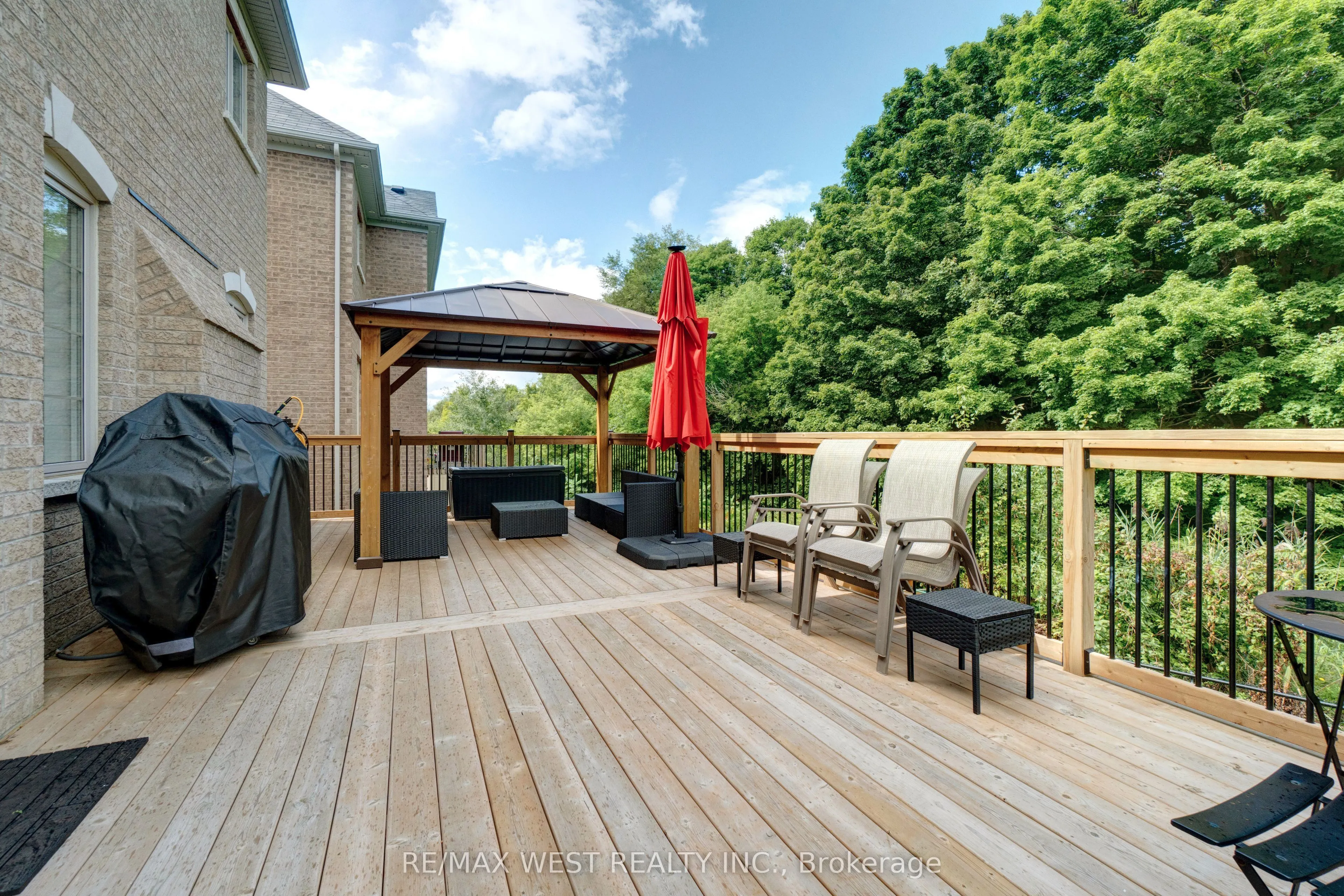 32 Brookwater Crescent