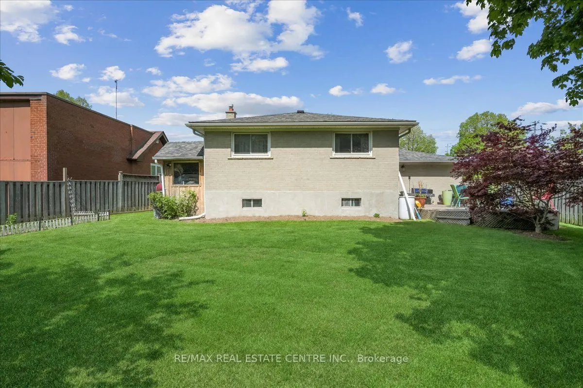 74 Mountainview Road S