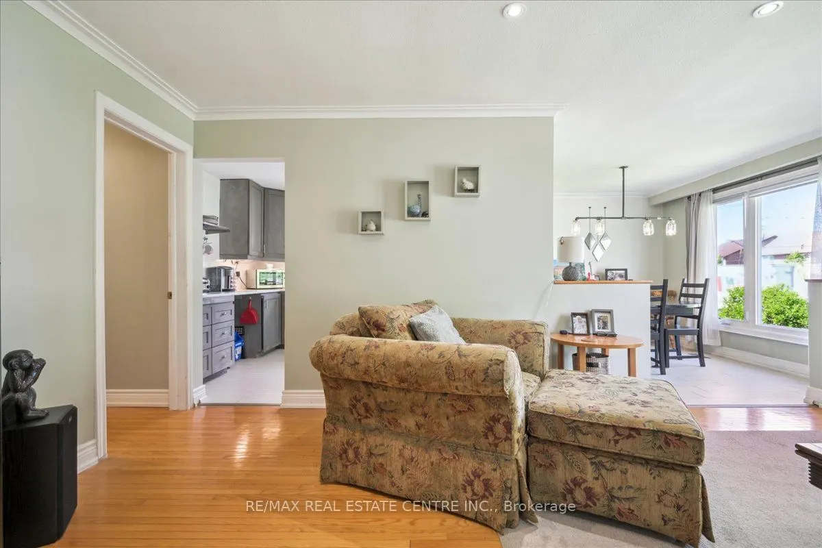 74 Mountainview Road S