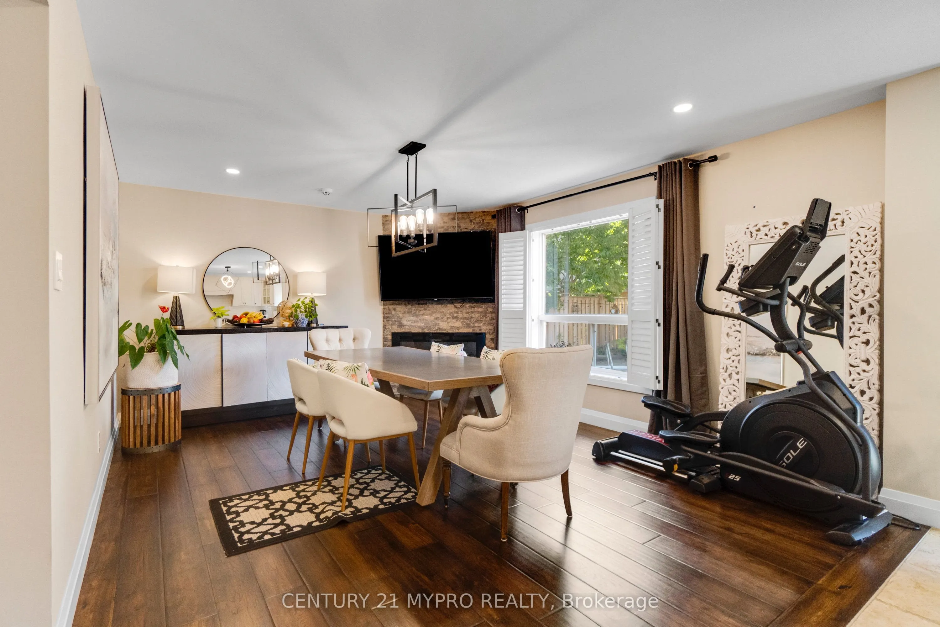 1115 Sheltered Oak Court