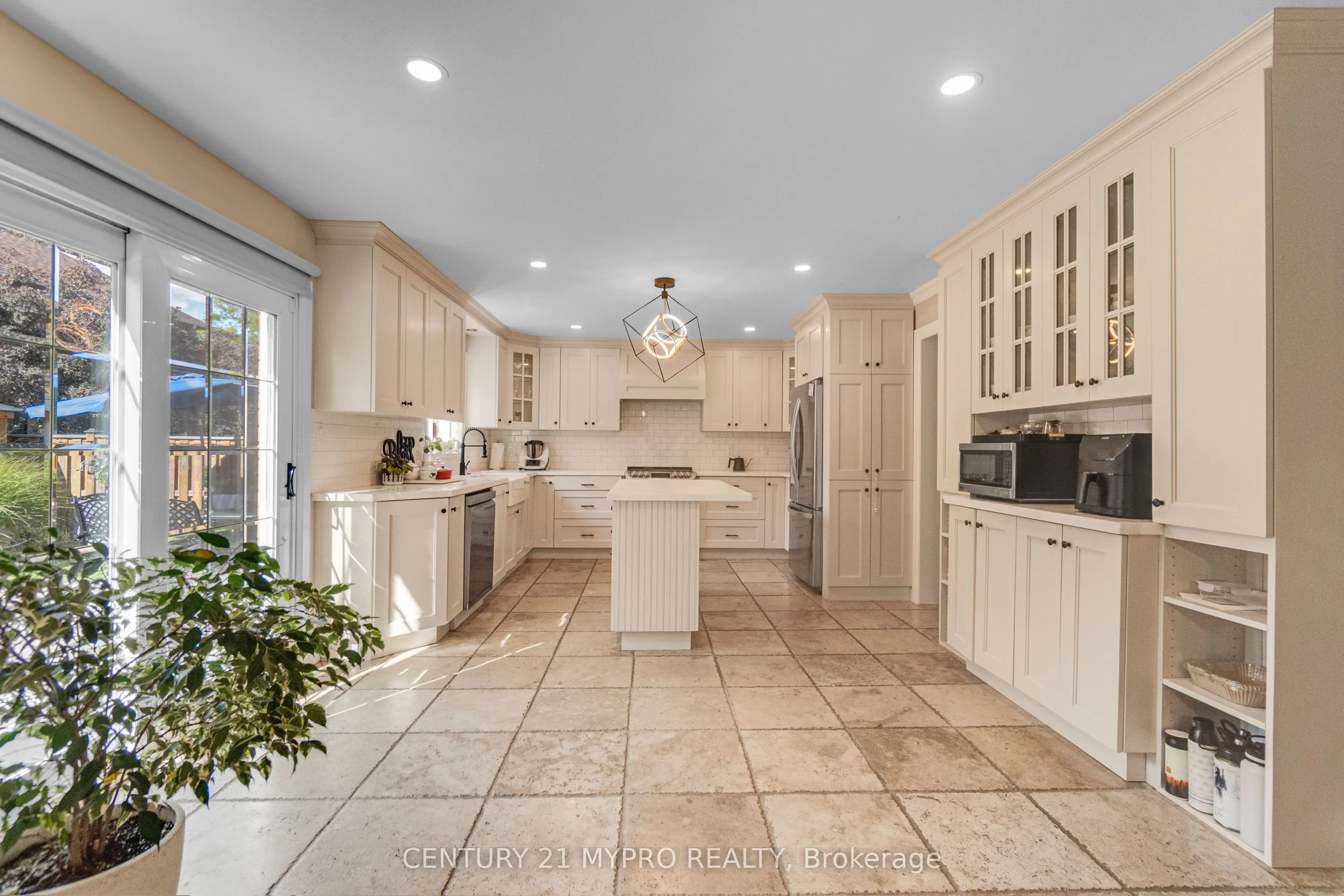 1115 Sheltered Oak Court