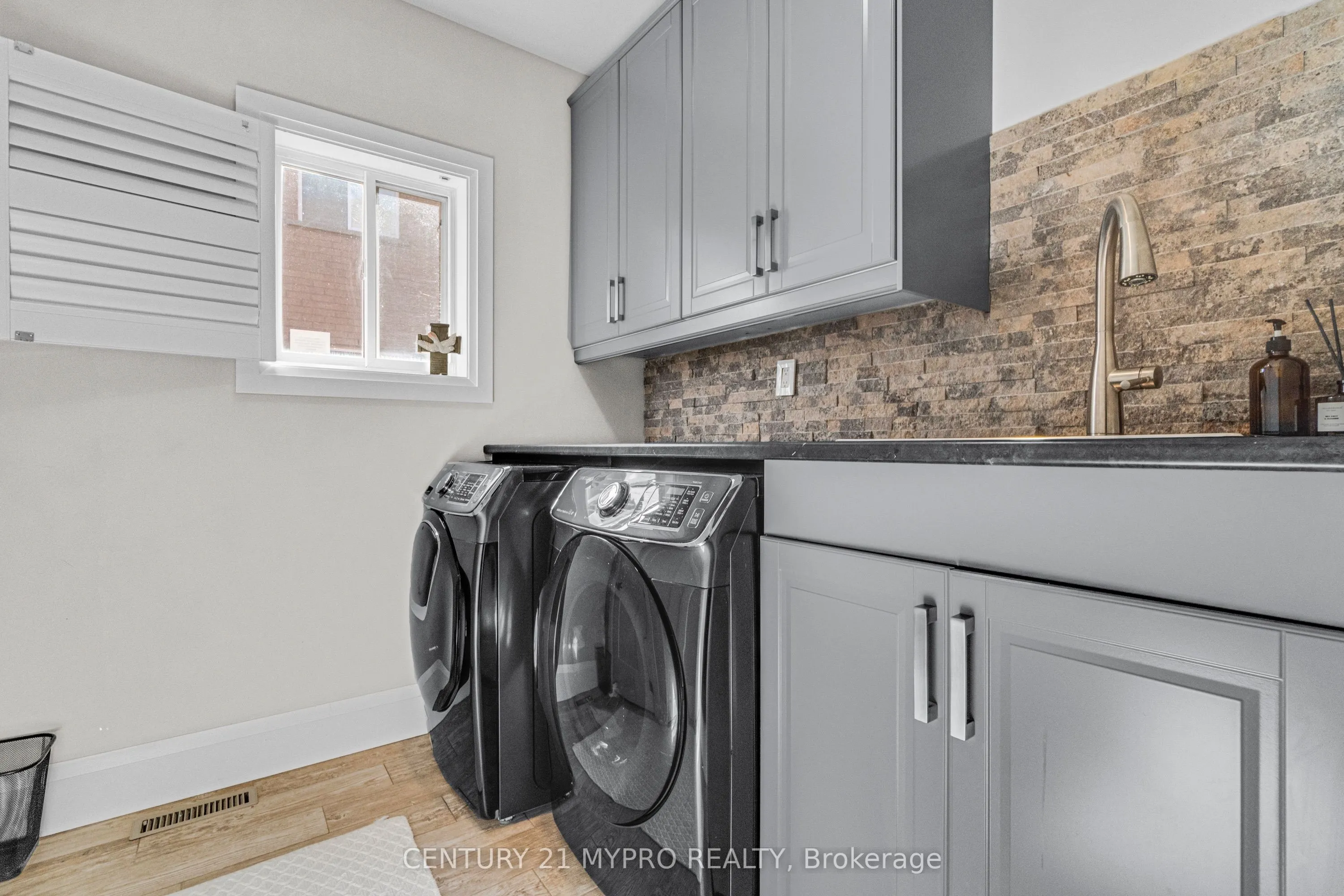 1115 Sheltered Oak Court