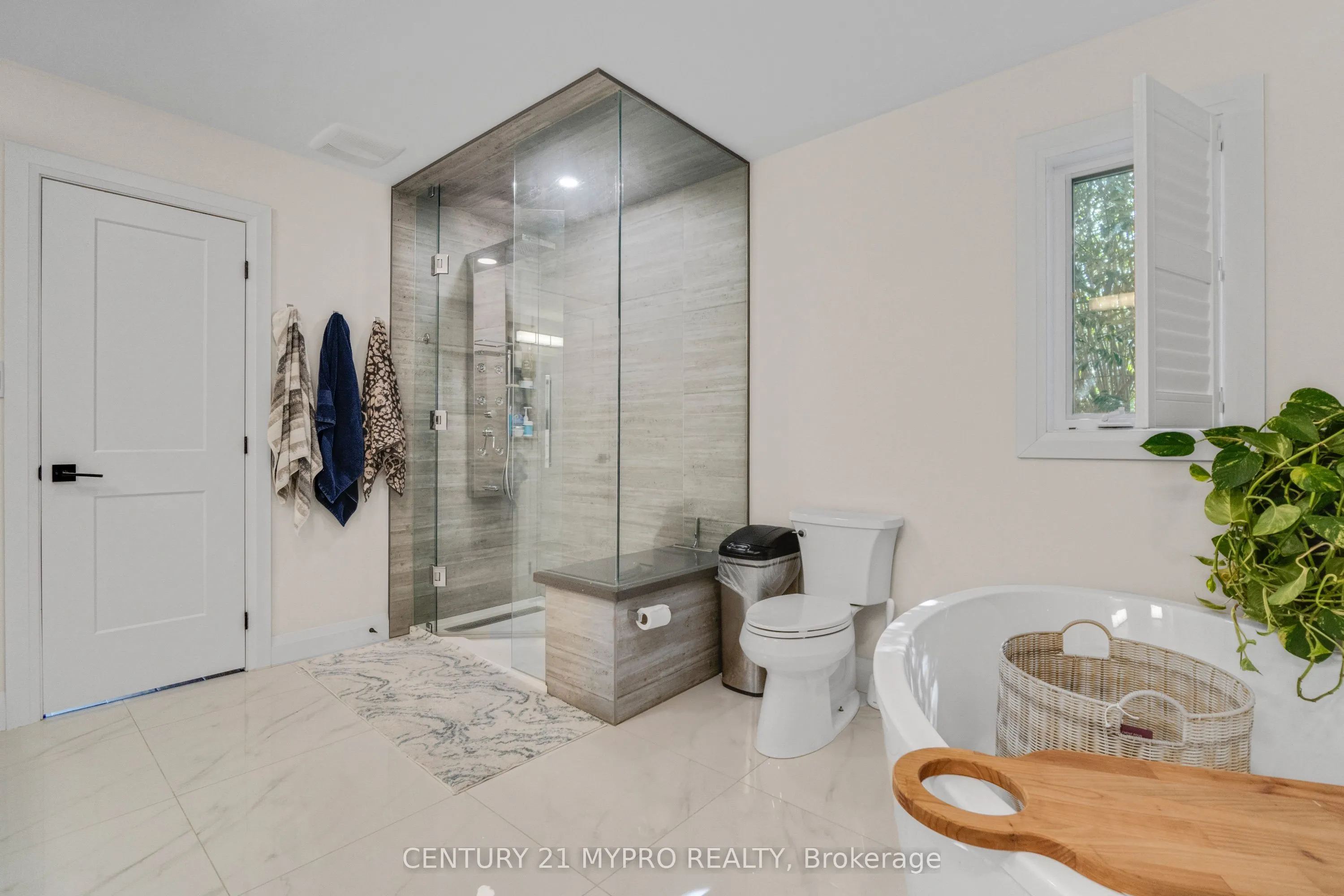 1115 Sheltered Oak Court