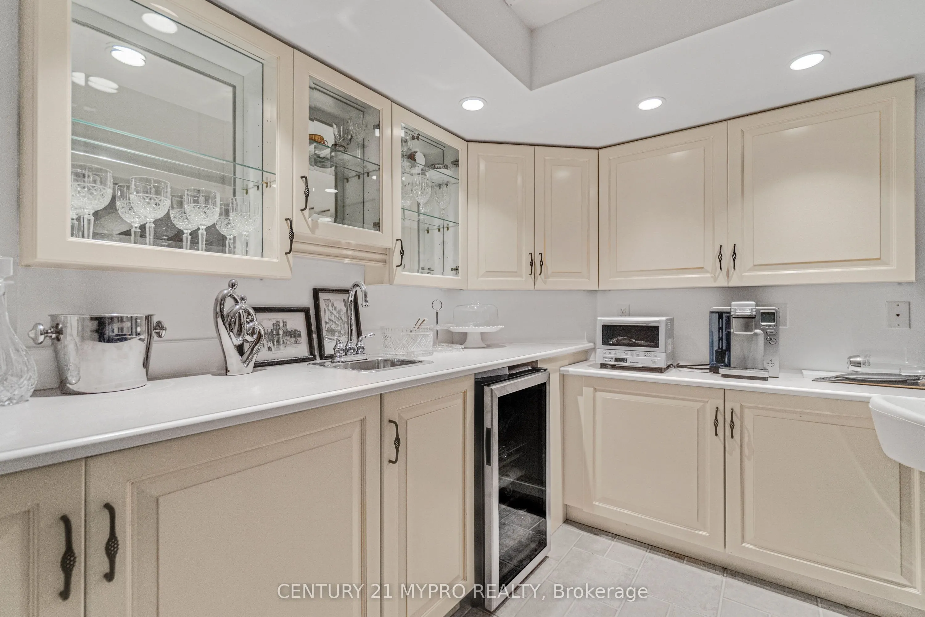 1115 Sheltered Oak Court