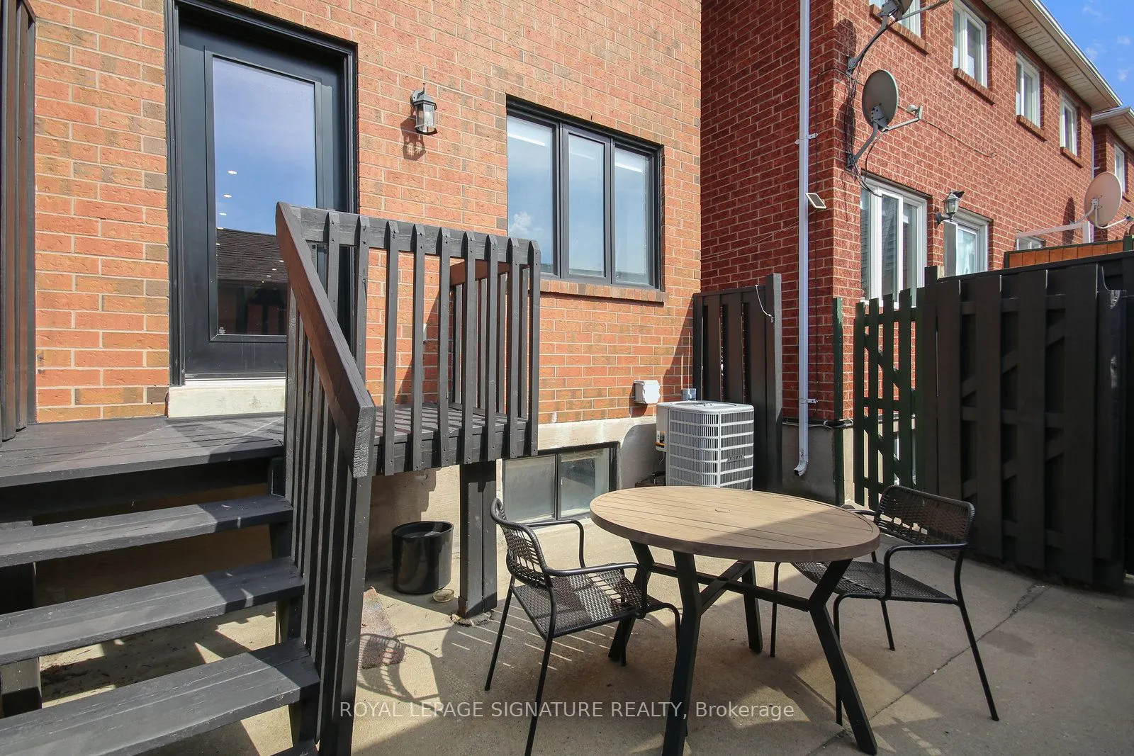 852 St Clarens Avenue, #1
