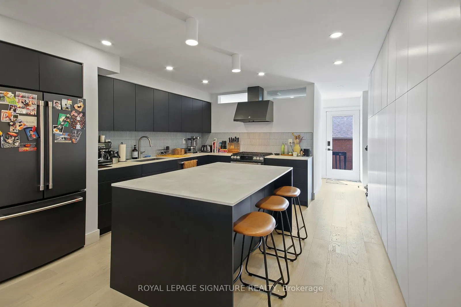 852 St Clarens Avenue, #1