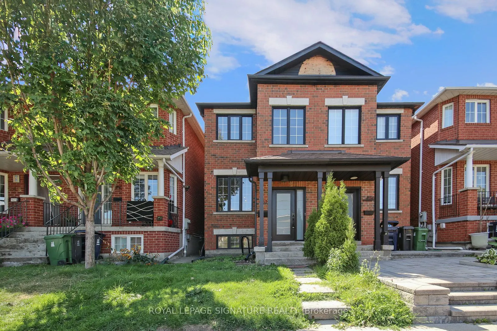 852 St Clarens Avenue, #1