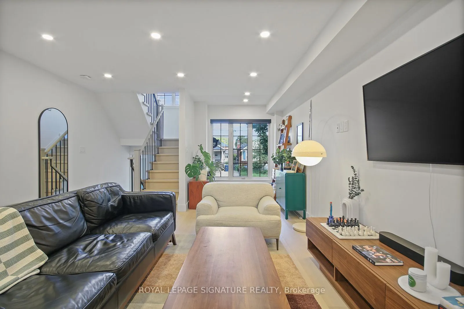 852 St Clarens Avenue, #1