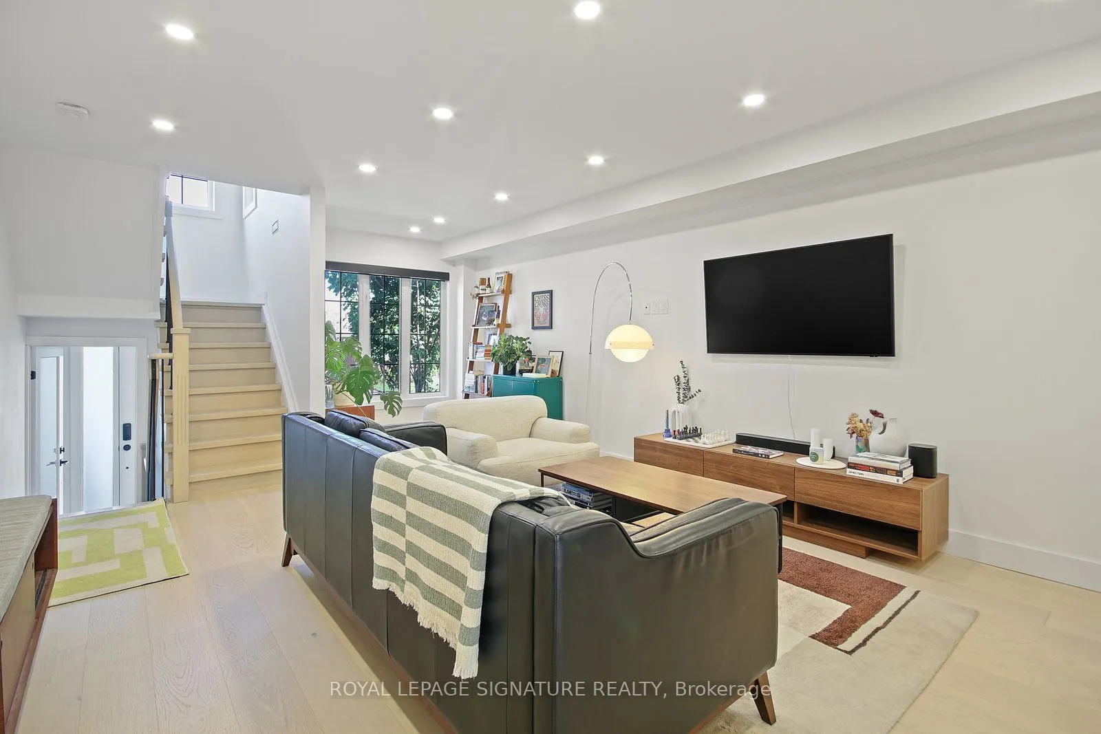 852 St Clarens Avenue, #1
