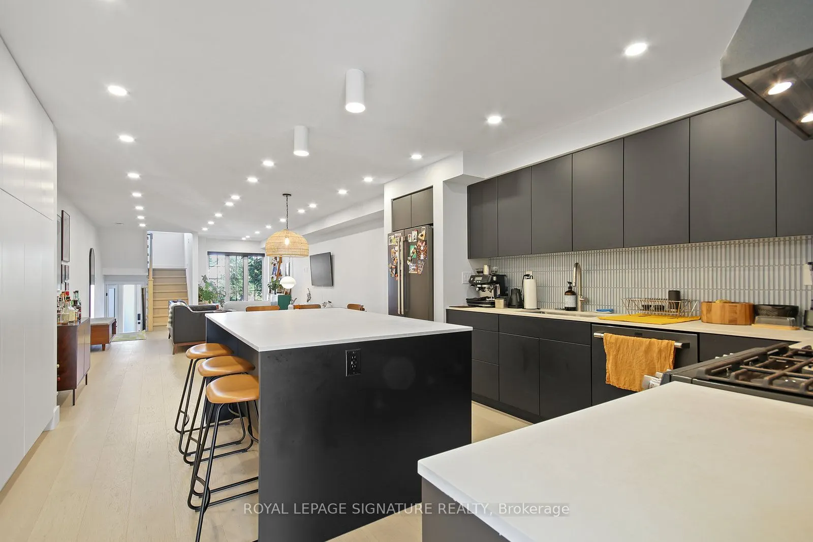 852 St Clarens Avenue, #1