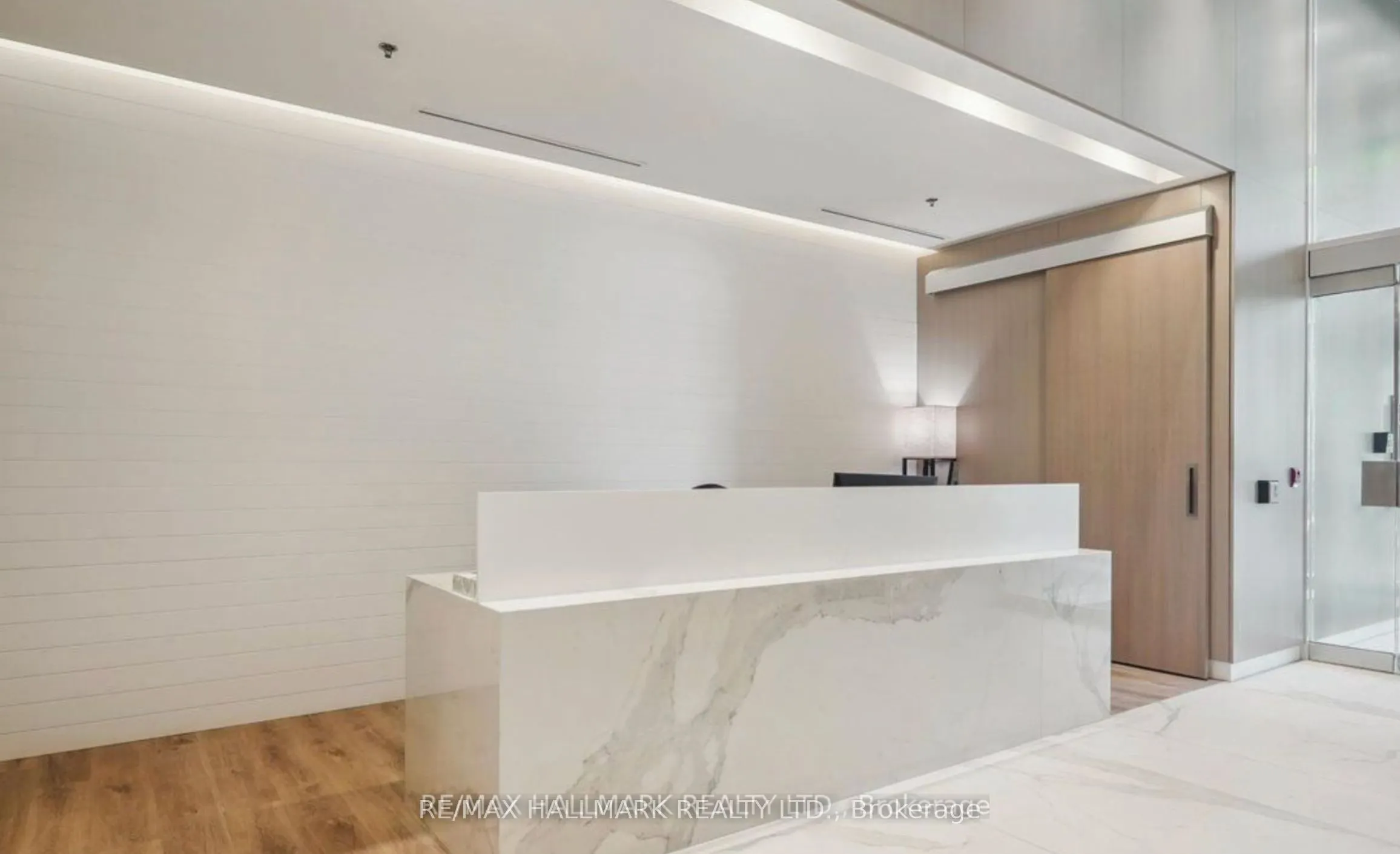 370 Martha Street, #402