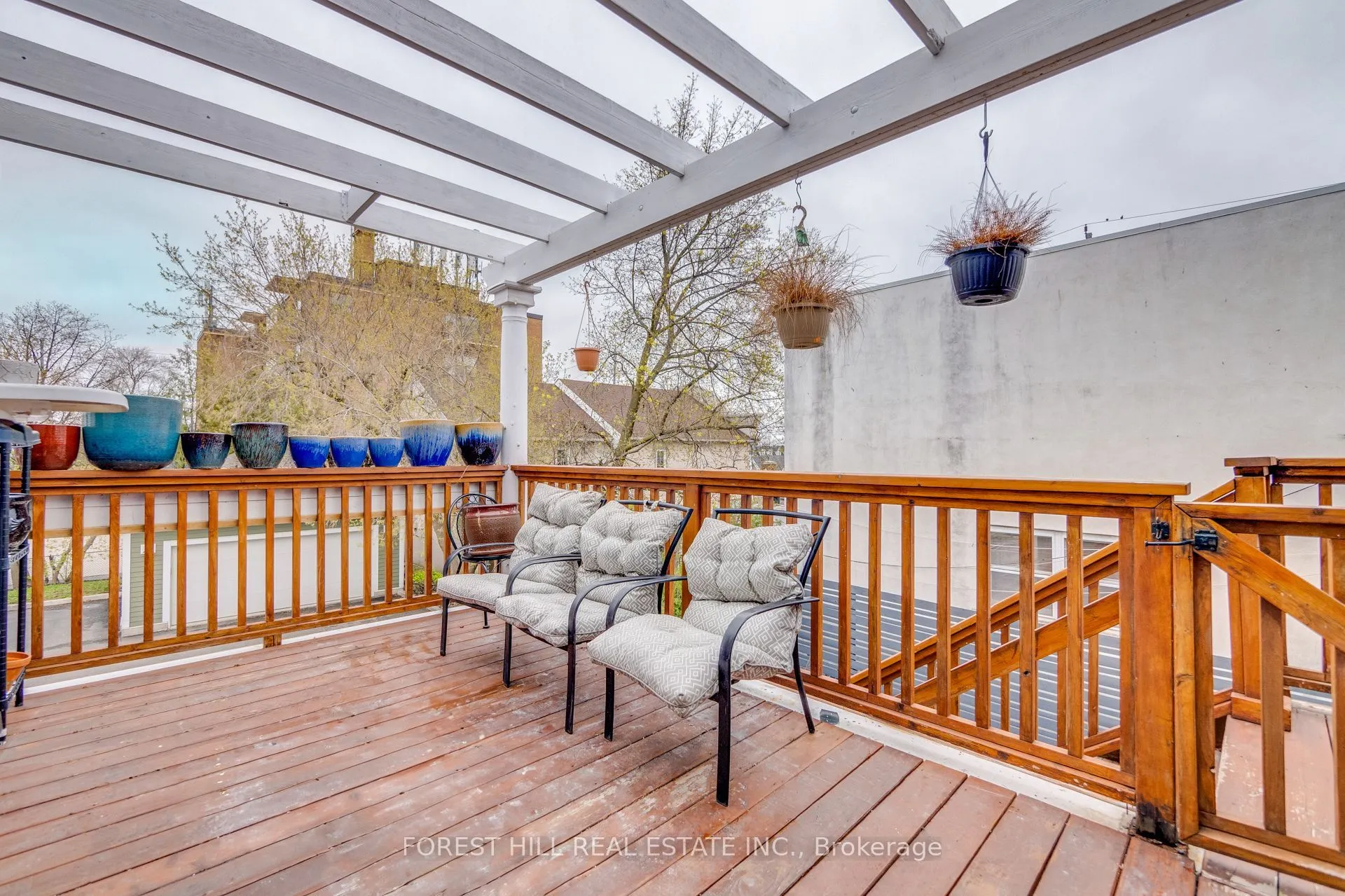 201 Queen Street S