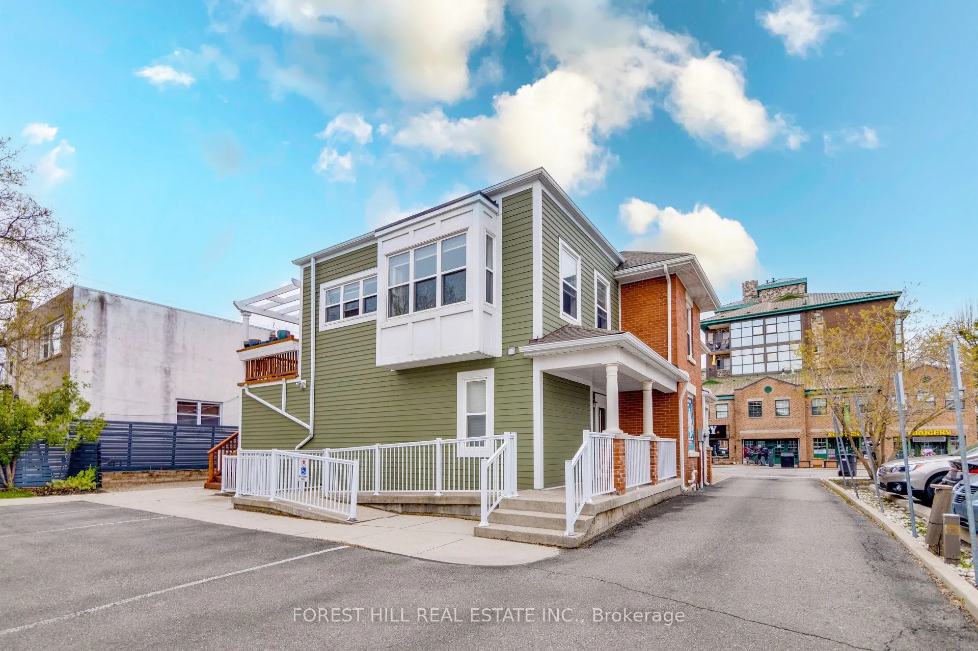 201 Queen Street S