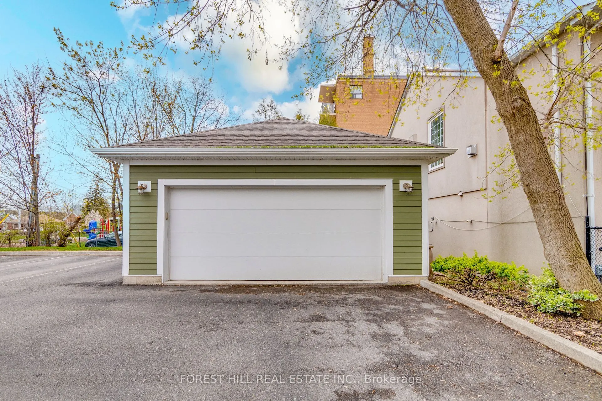 201 Queen Street S