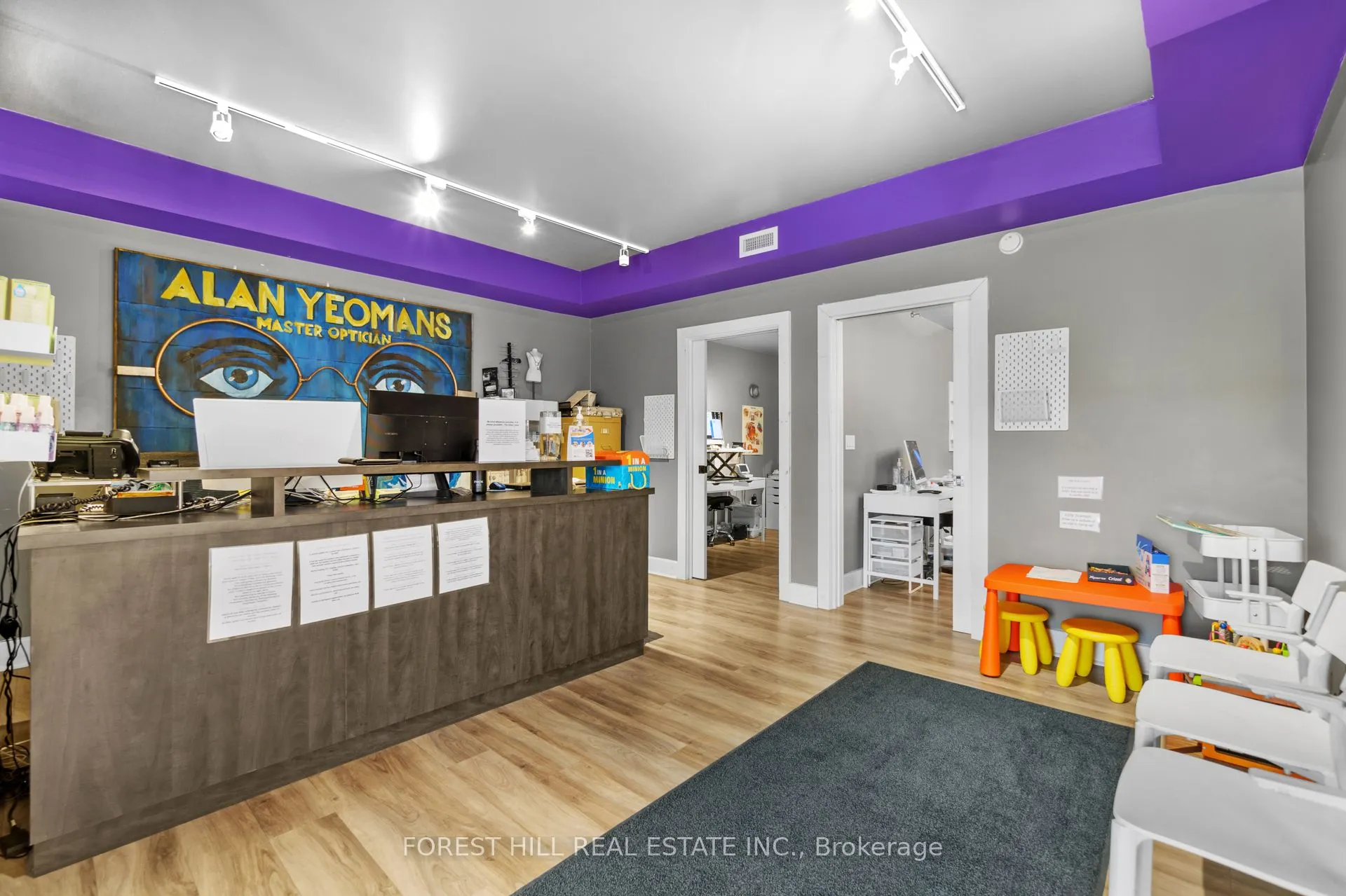 201 Queen Street S