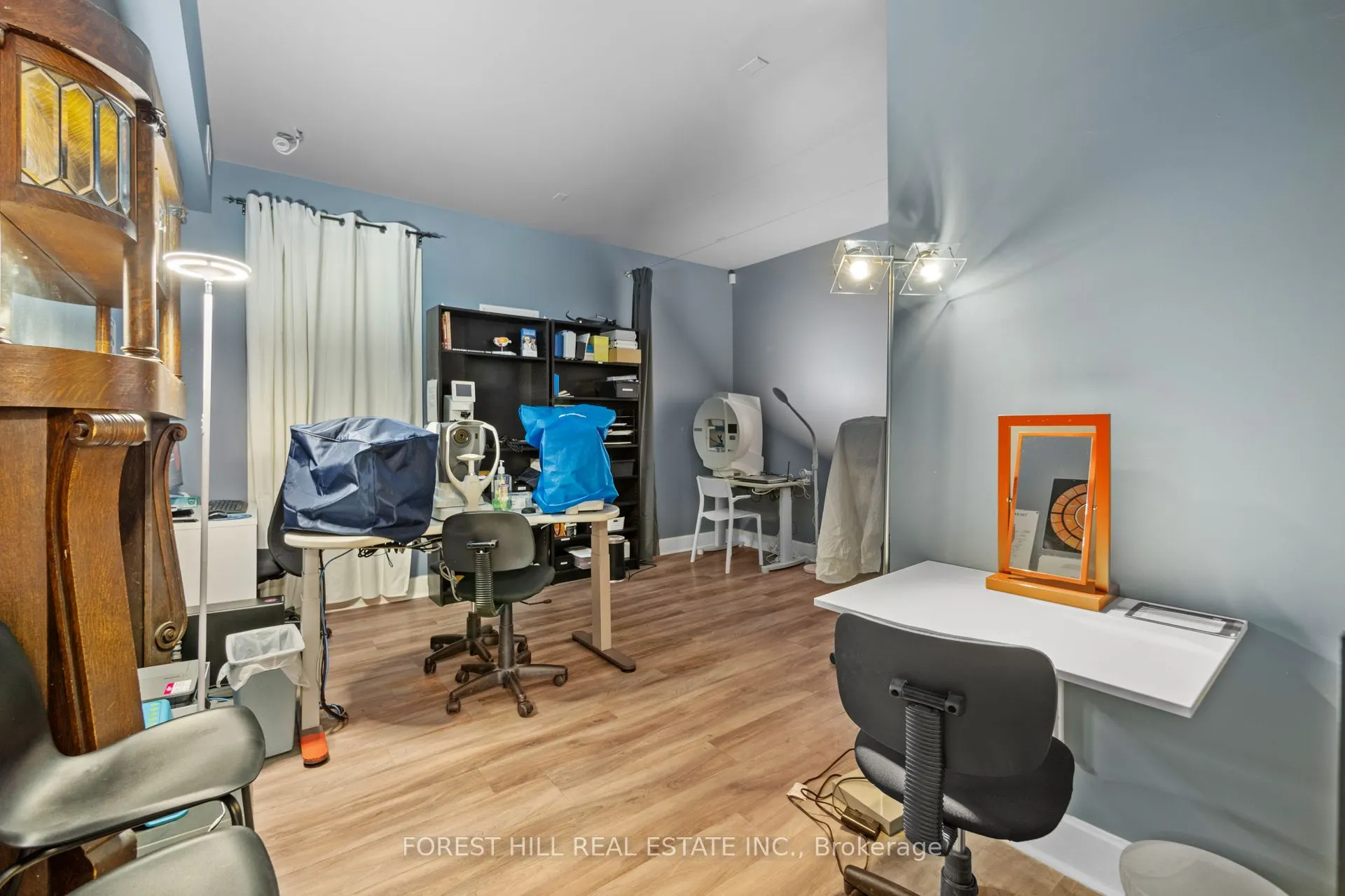 201 Queen Street S