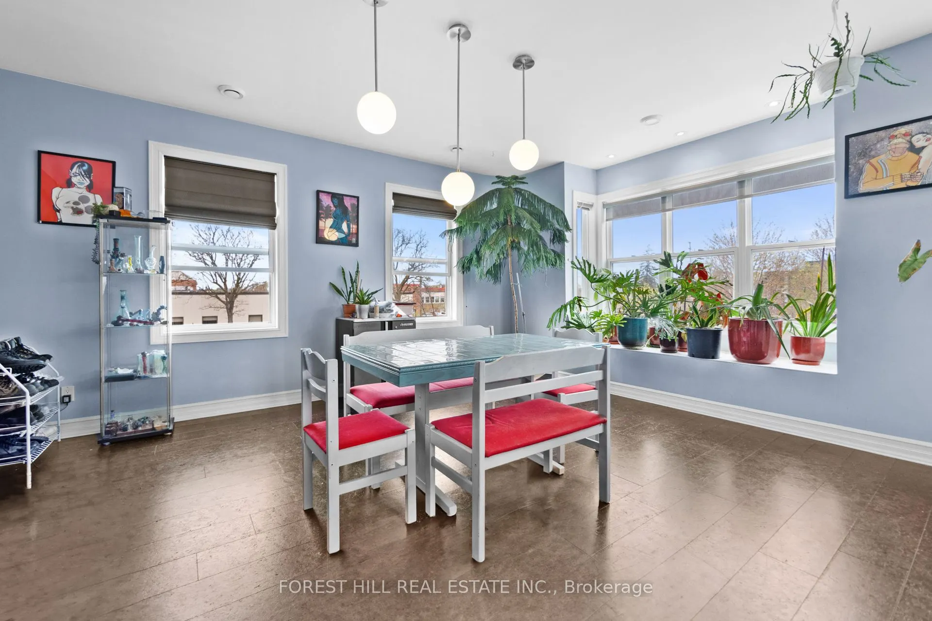 201 Queen Street S