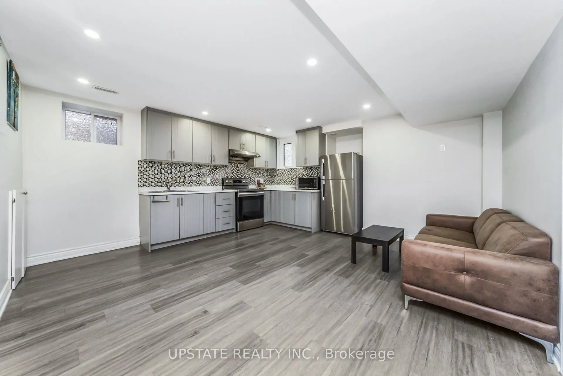 10 VINEYARD Drive