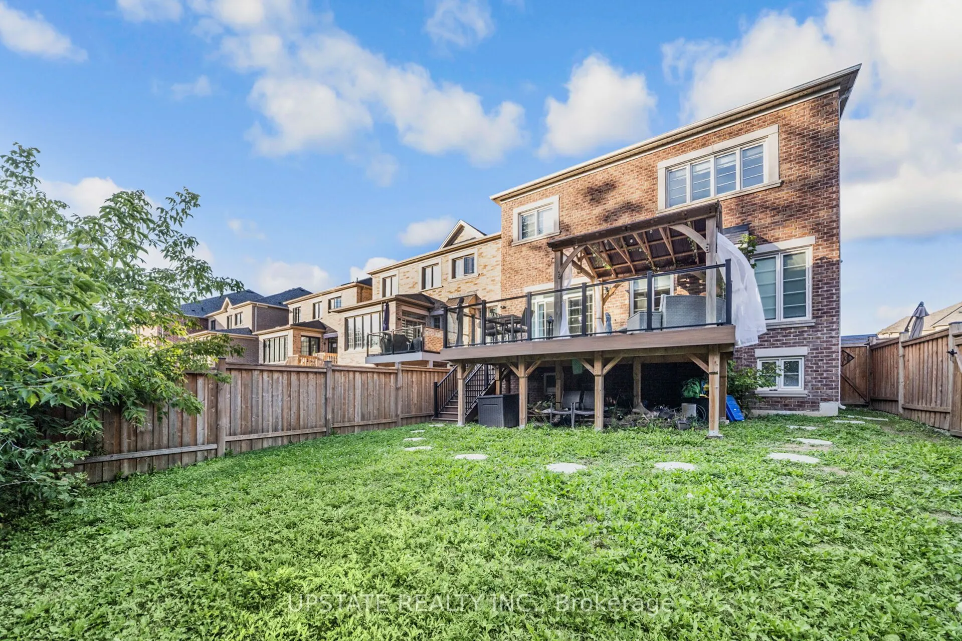 10 VINEYARD Drive
