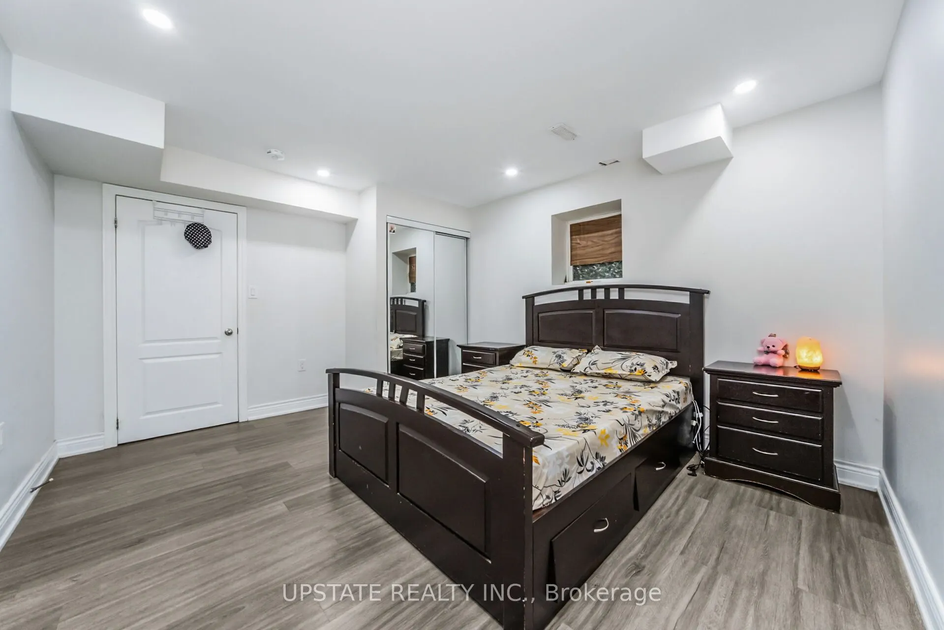 10 VINEYARD Drive