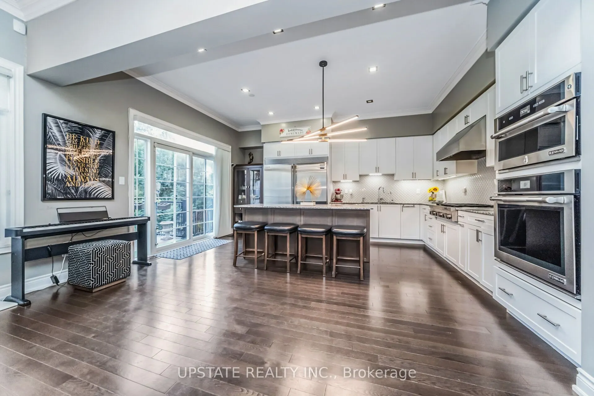 10 VINEYARD Drive