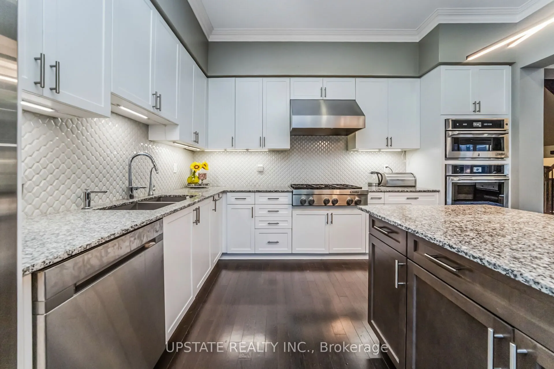 10 VINEYARD Drive