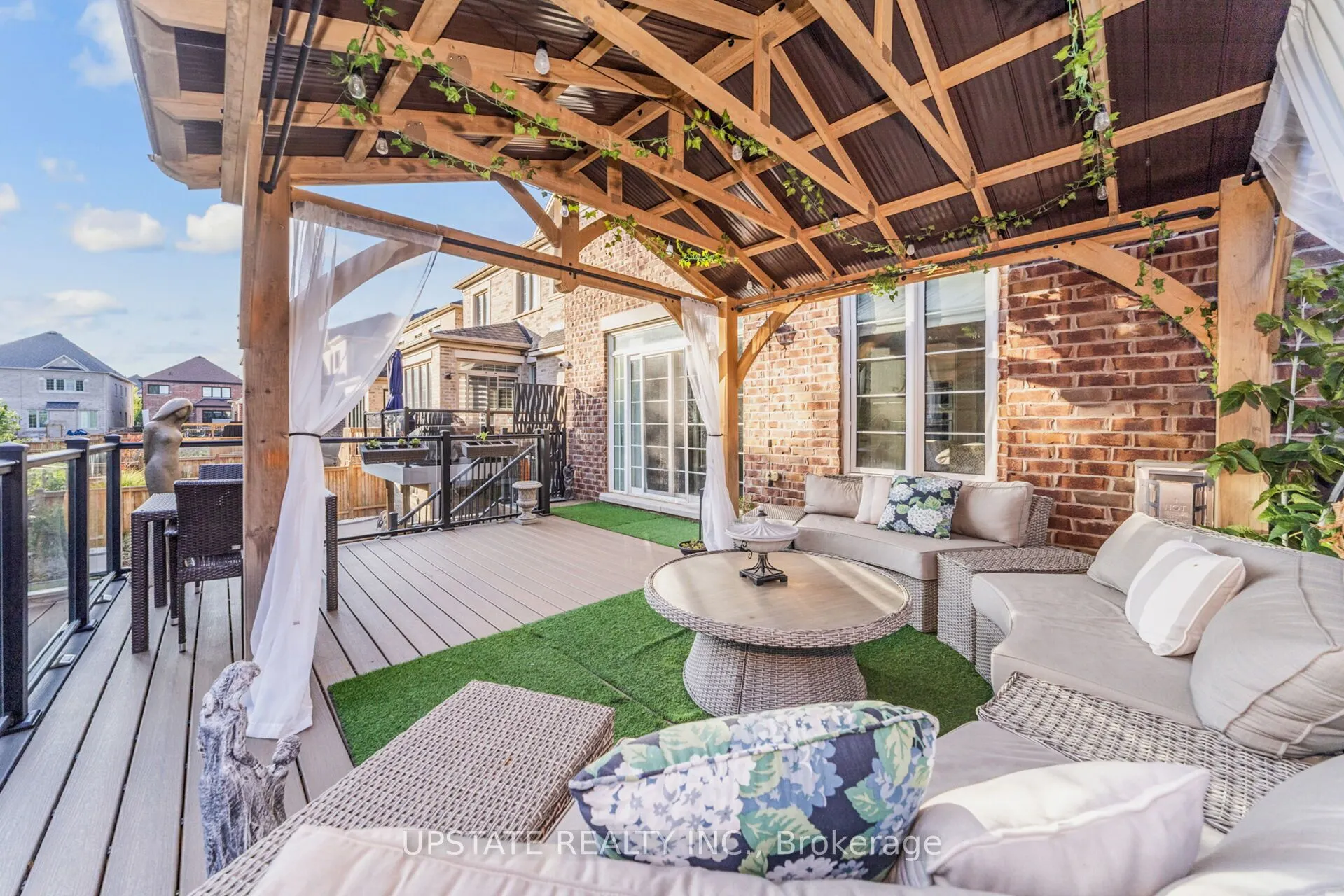 10 VINEYARD Drive